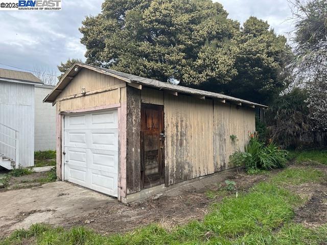 Detail Gallery Image 8 of 32 For 1024 50th Ave, Oakland,  CA 94601 - 2 Beds | 1 Baths