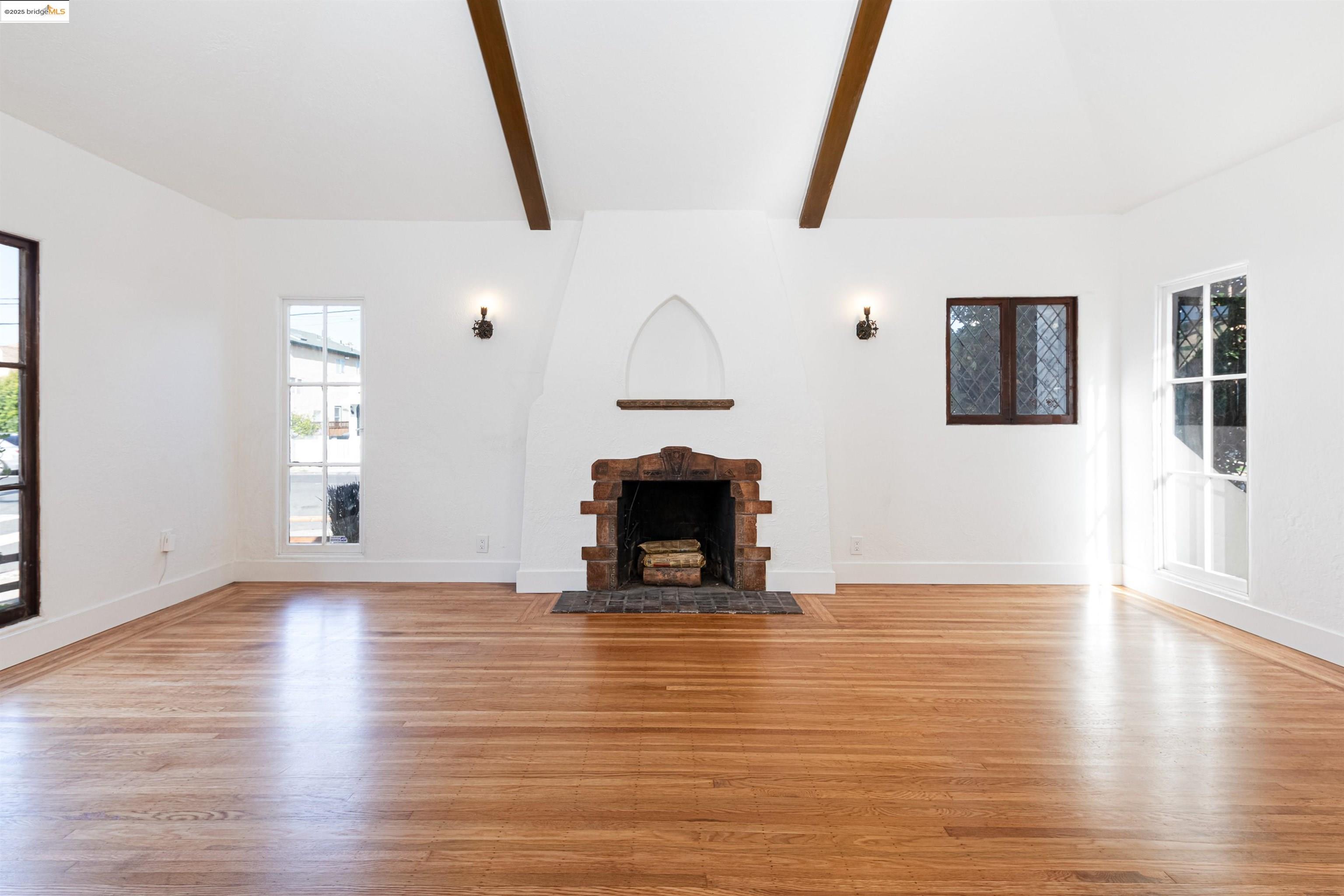 Detail Gallery Image 15 of 51 For 7601 Holly Street, Oakland,  CA 94621 - 4 Beds | 1 Baths