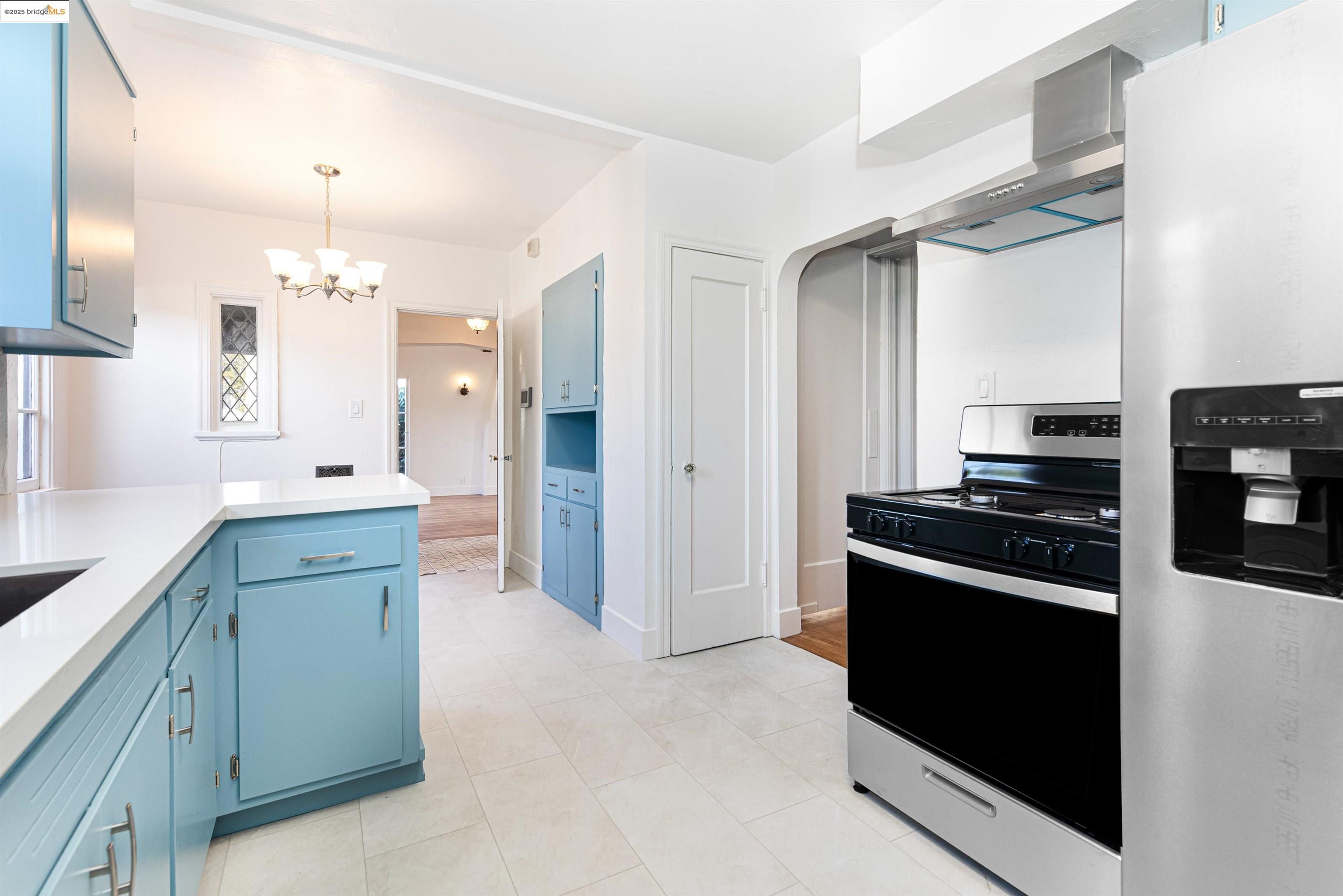 Detail Gallery Image 28 of 51 For 7601 Holly Street, Oakland,  CA 94621 - 4 Beds | 1 Baths