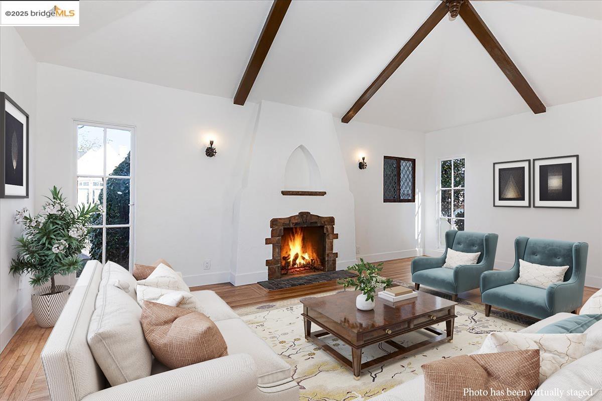 Detail Gallery Image 6 of 51 For 7601 Holly Street, Oakland,  CA 94621 - 4 Beds | 1 Baths