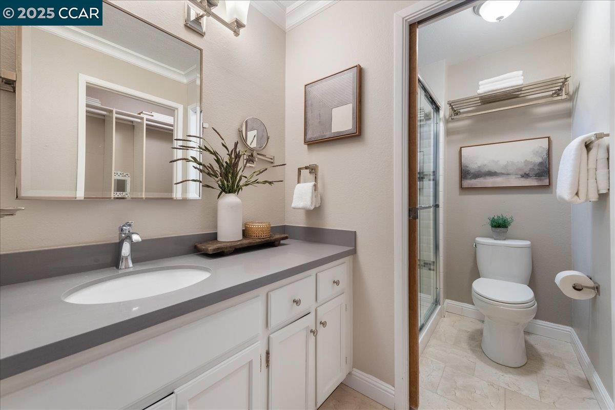 Detail Gallery Image 17 of 28 For 206 Buena Vida Ct, Martinez,  CA 94553 - 2 Beds | 2/1 Baths