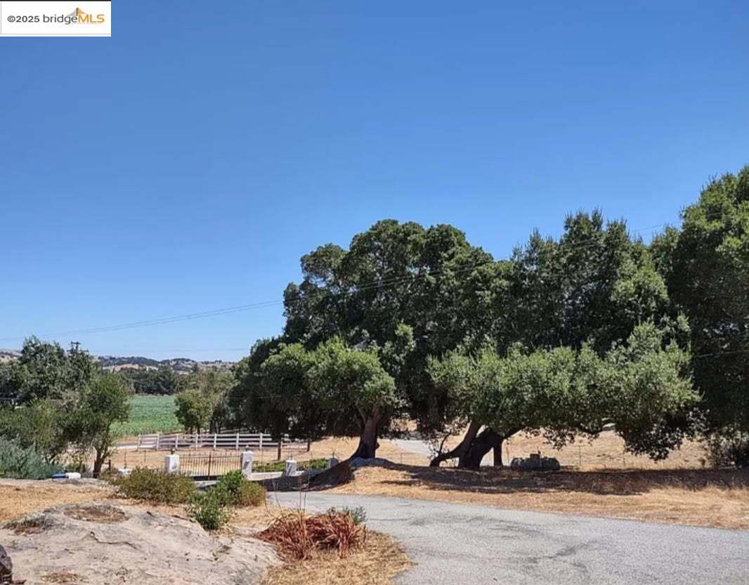 Detail Gallery Image 7 of 30 For 9375 Watsonville Rd, Gilroy,  CA 95020 - 2 Beds | 2 Baths