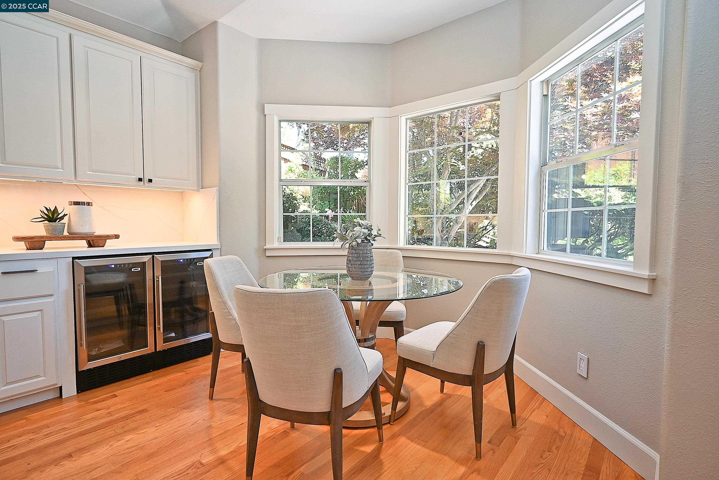 Detail Gallery Image 12 of 60 For 421 Twin Oaks Ln, Walnut Creek,  CA 94596 - 5 Beds | 3/1 Baths