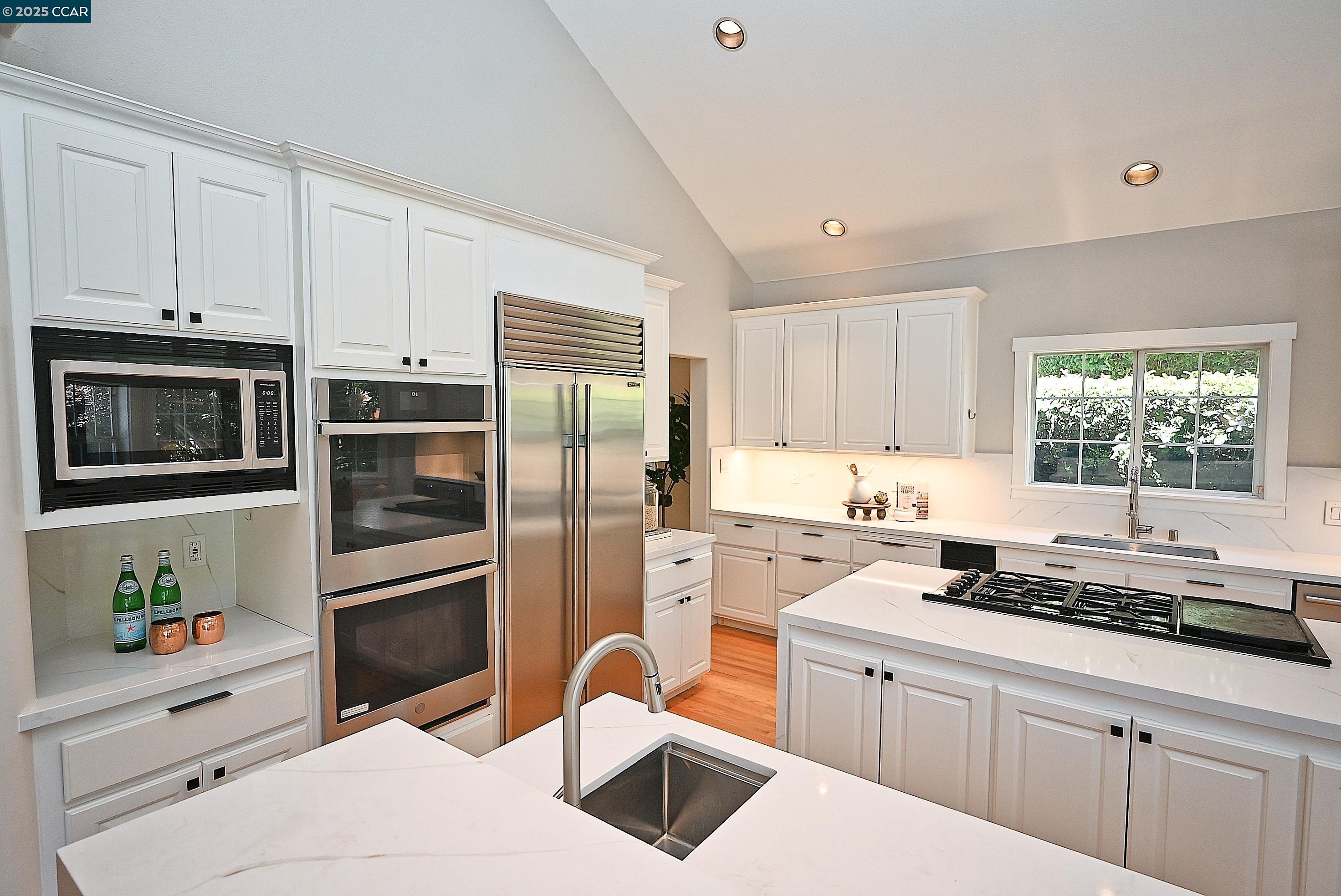 Detail Gallery Image 14 of 60 For 421 Twin Oaks Ln, Walnut Creek,  CA 94596 - 5 Beds | 3/1 Baths