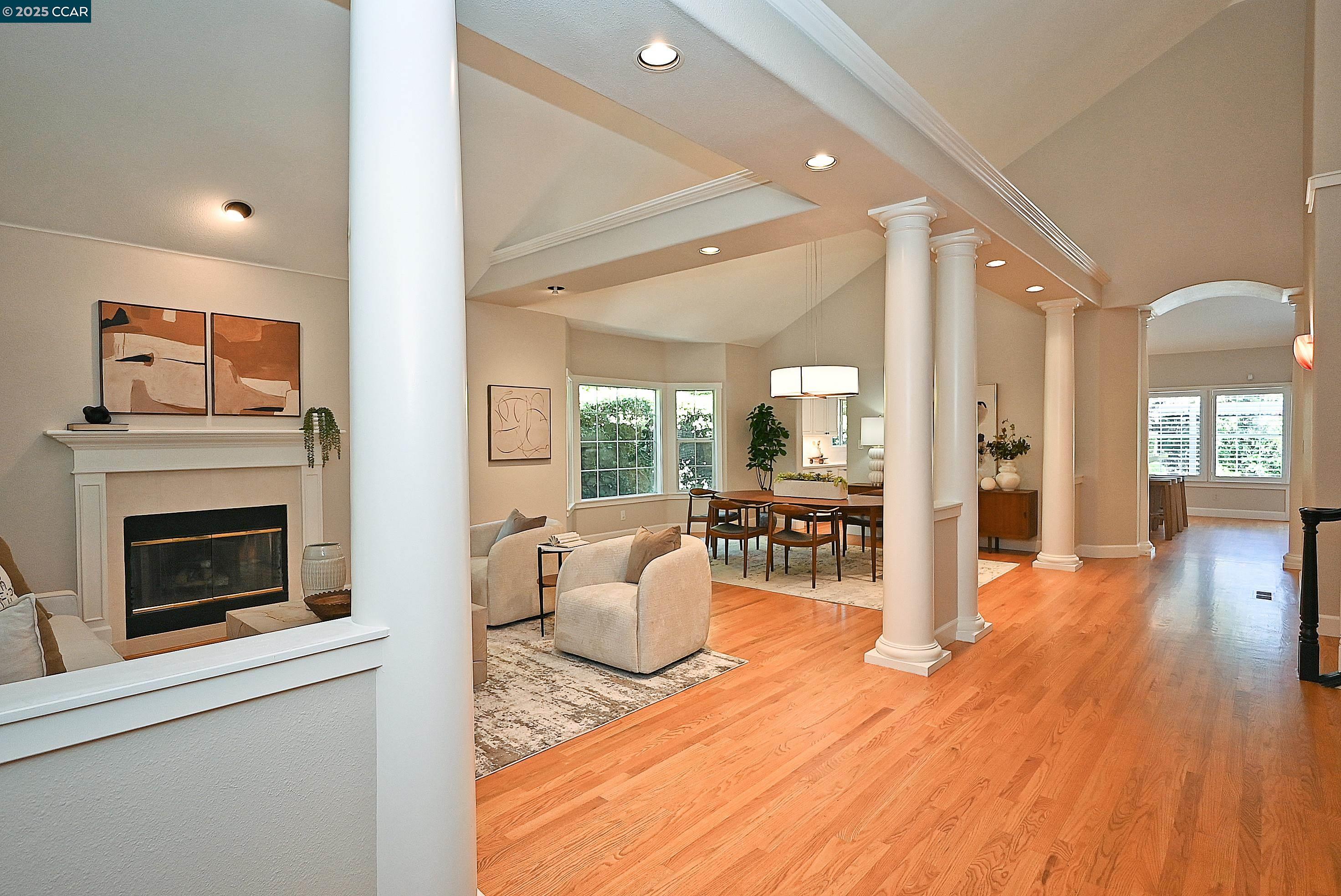 Detail Gallery Image 3 of 60 For 421 Twin Oaks Ln, Walnut Creek,  CA 94596 - 5 Beds | 3/1 Baths