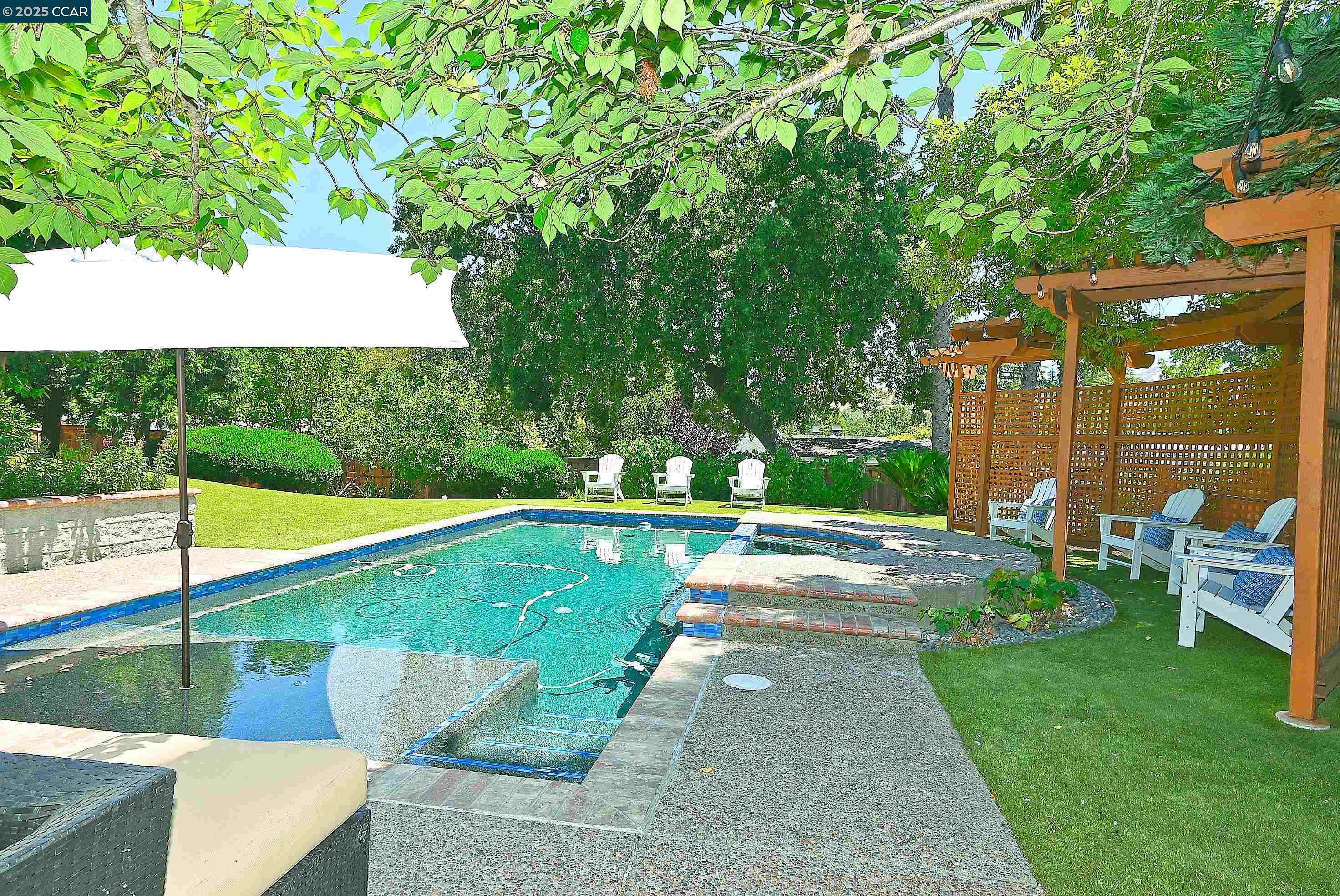 Detail Gallery Image 31 of 60 For 421 Twin Oaks Ln, Walnut Creek,  CA 94596 - 5 Beds | 3/1 Baths