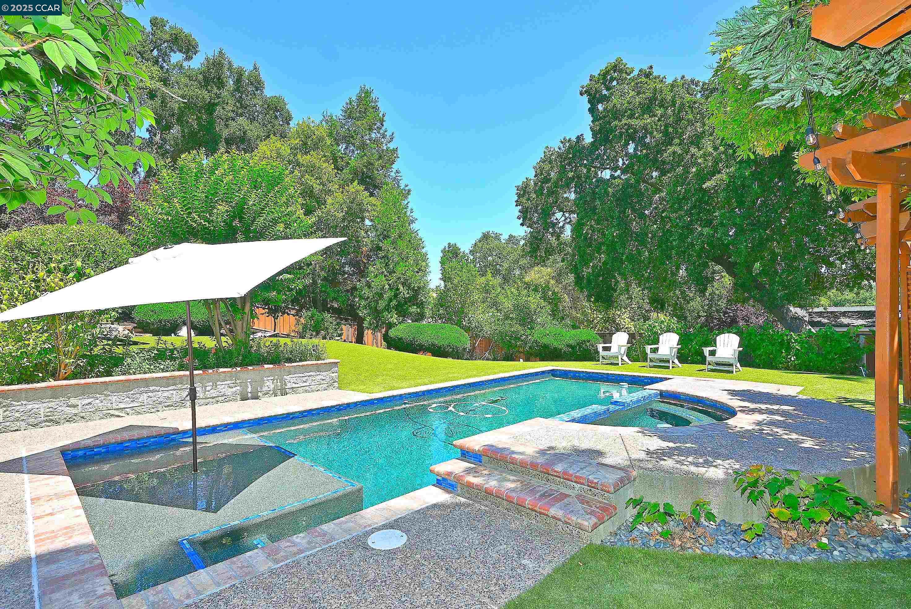 Detail Gallery Image 32 of 60 For 421 Twin Oaks Ln, Walnut Creek,  CA 94596 - 5 Beds | 3/1 Baths