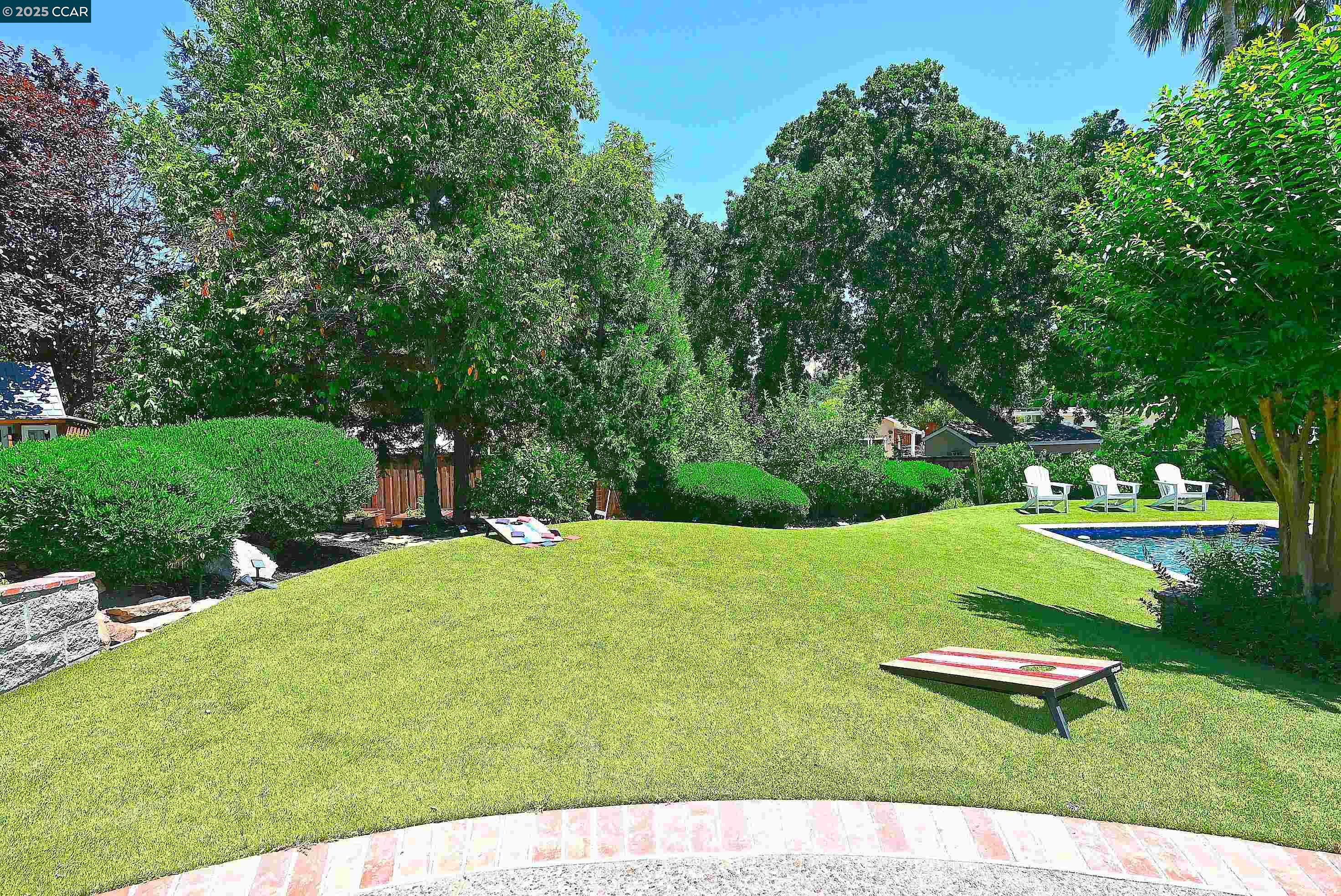 Detail Gallery Image 38 of 60 For 421 Twin Oaks Ln, Walnut Creek,  CA 94596 - 5 Beds | 3/1 Baths