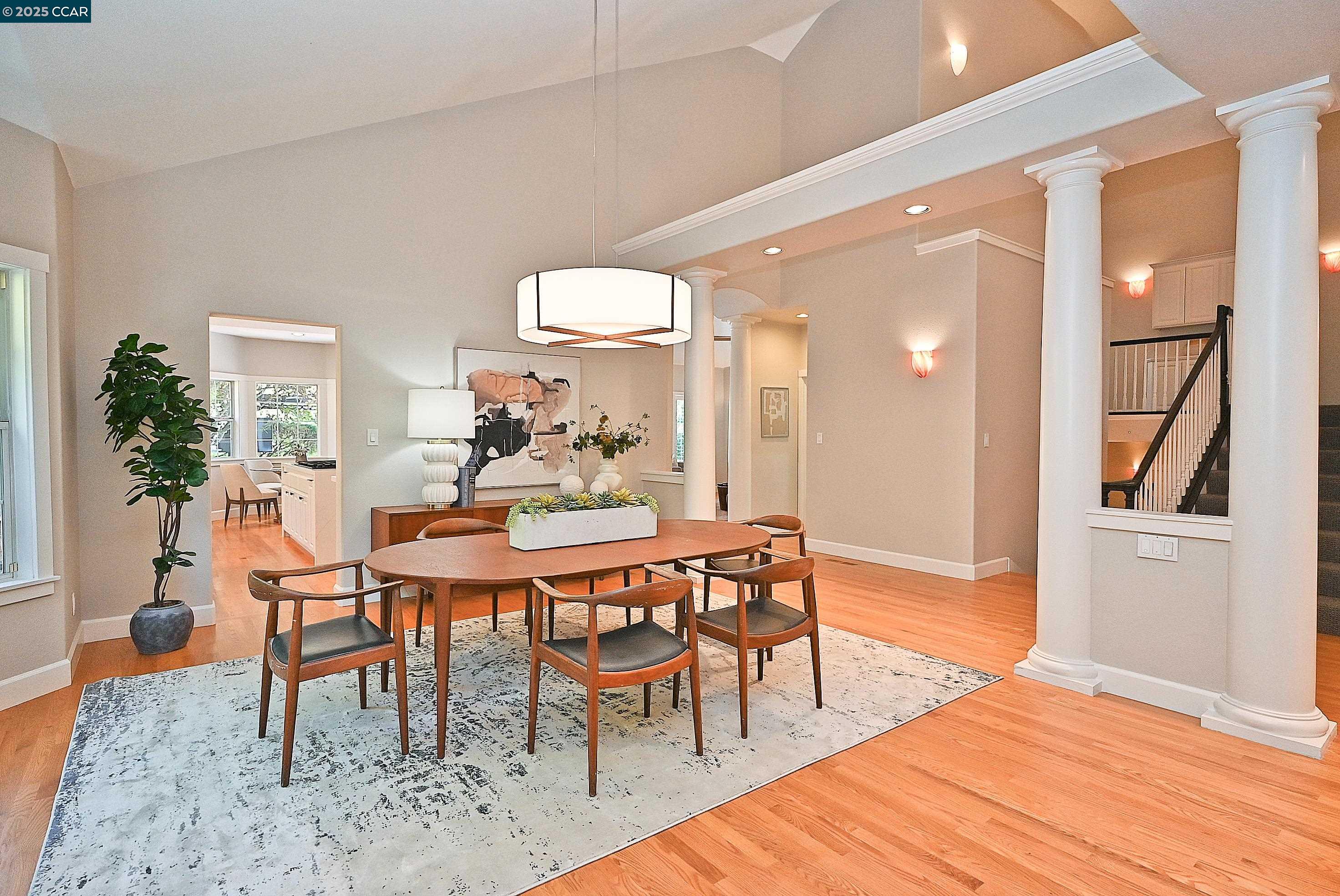 Detail Gallery Image 5 of 60 For 421 Twin Oaks Ln, Walnut Creek,  CA 94596 - 5 Beds | 3/1 Baths