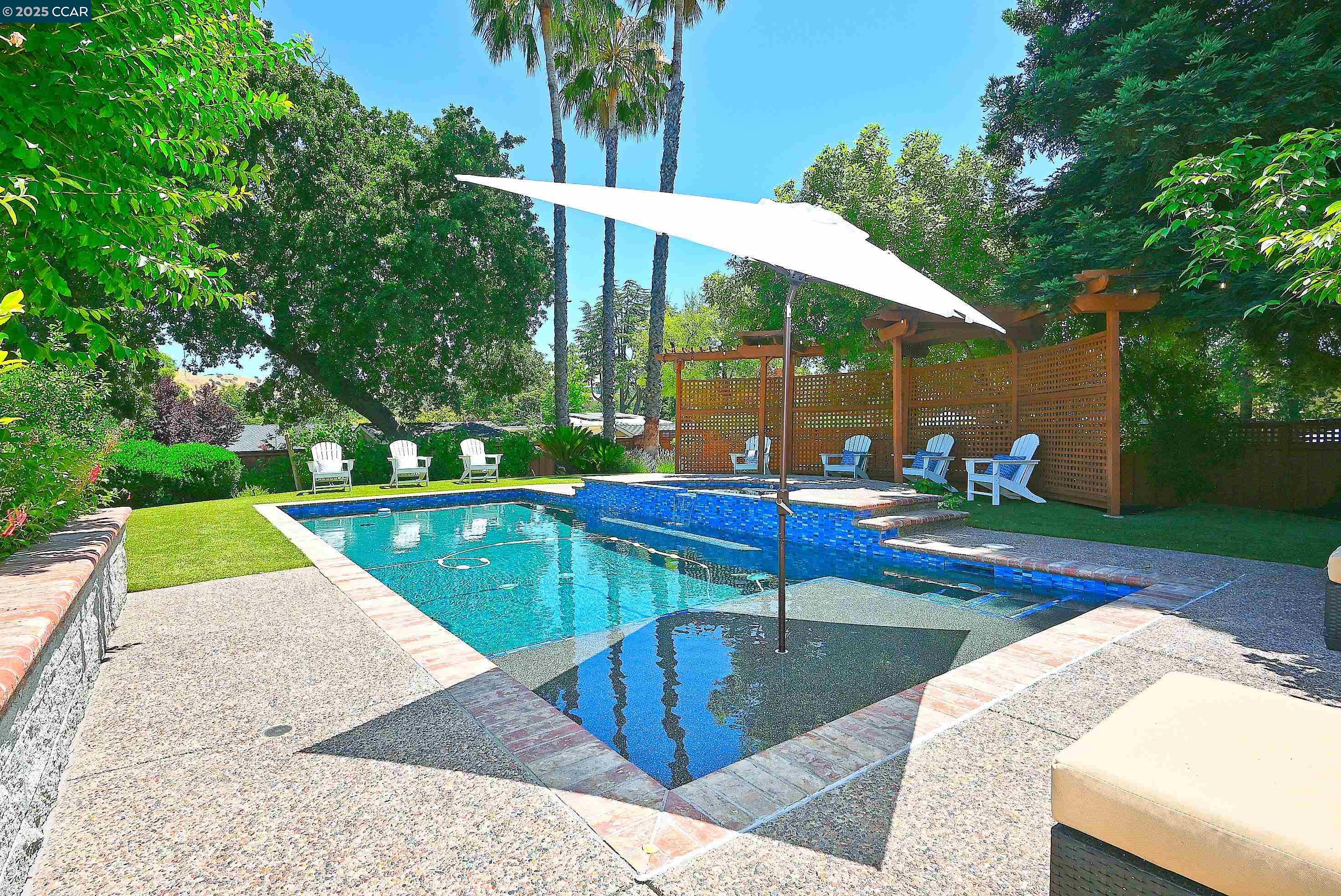 Detail Gallery Image 44 of 60 For 421 Twin Oaks Ln, Walnut Creek,  CA 94596 - 5 Beds | 3/1 Baths