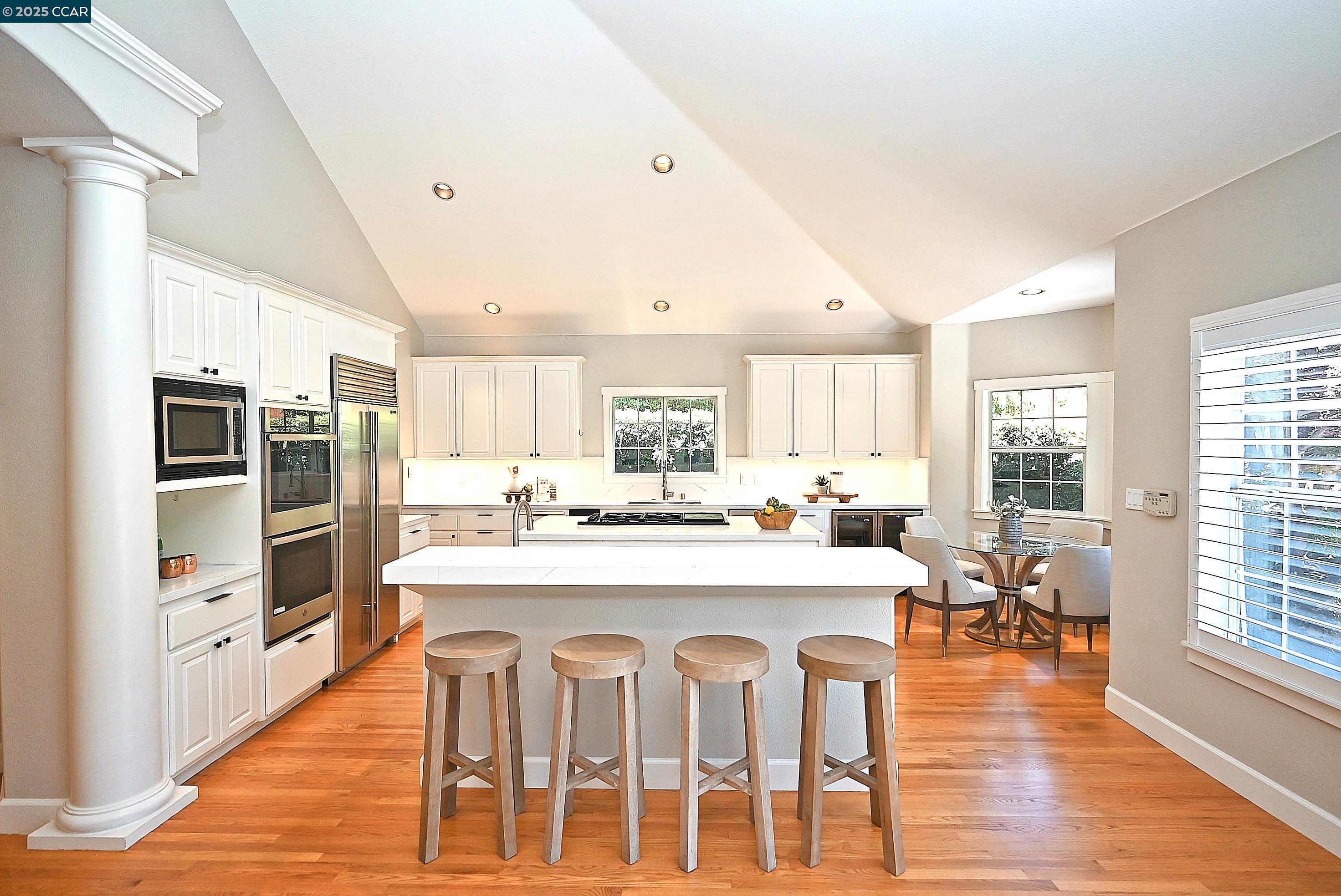 Detail Gallery Image 9 of 60 For 421 Twin Oaks Ln, Walnut Creek,  CA 94596 - 5 Beds | 3/1 Baths