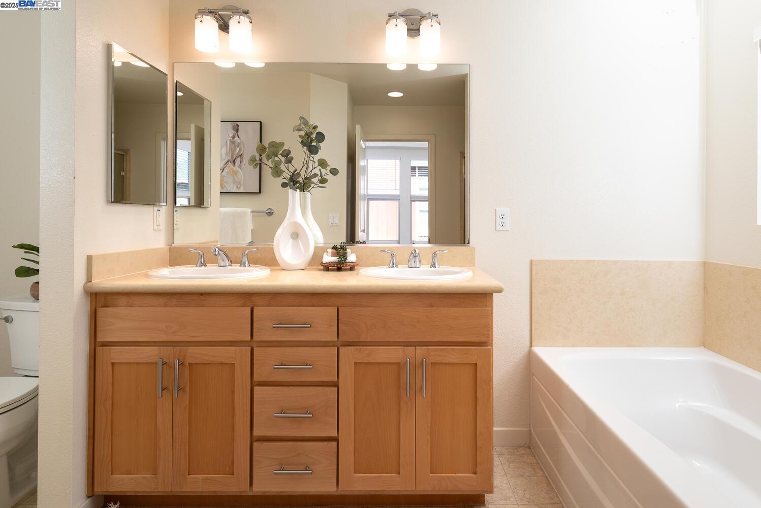 Detail Gallery Image 17 of 33 For 4214 Providence Ter, Fremont,  CA 94538 - 3 Beds | 3/1 Baths