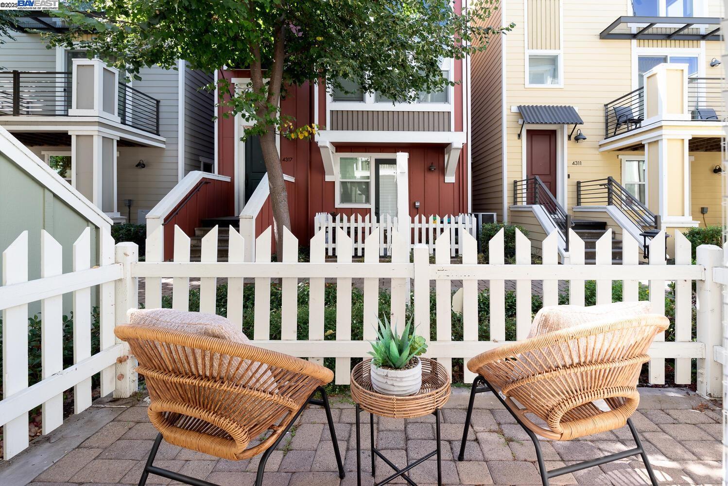 Detail Gallery Image 27 of 33 For 4214 Providence Ter, Fremont,  CA 94538 - 3 Beds | 3/1 Baths