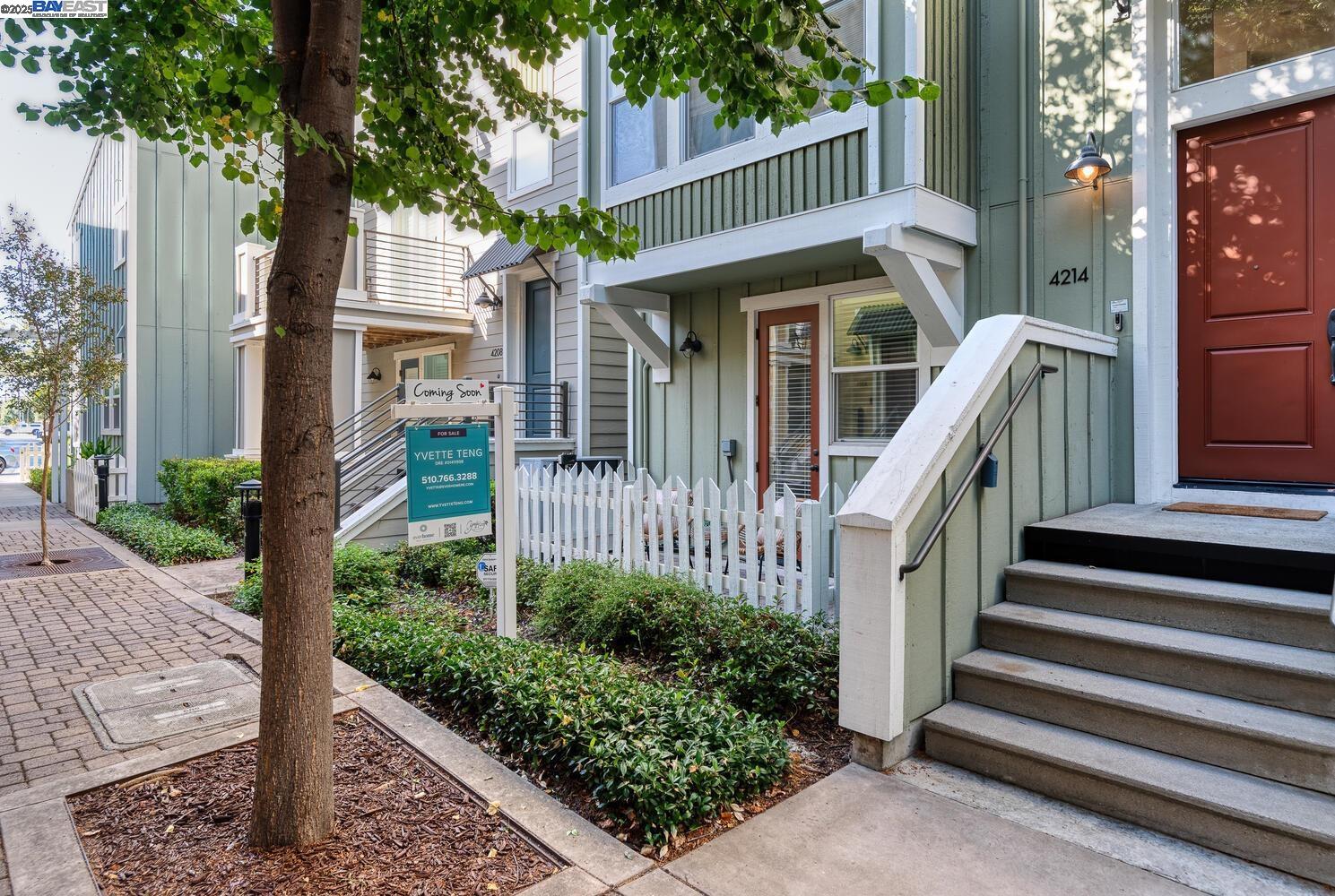 Detail Gallery Image 4 of 33 For 4214 Providence Ter, Fremont,  CA 94538 - 3 Beds | 3/1 Baths