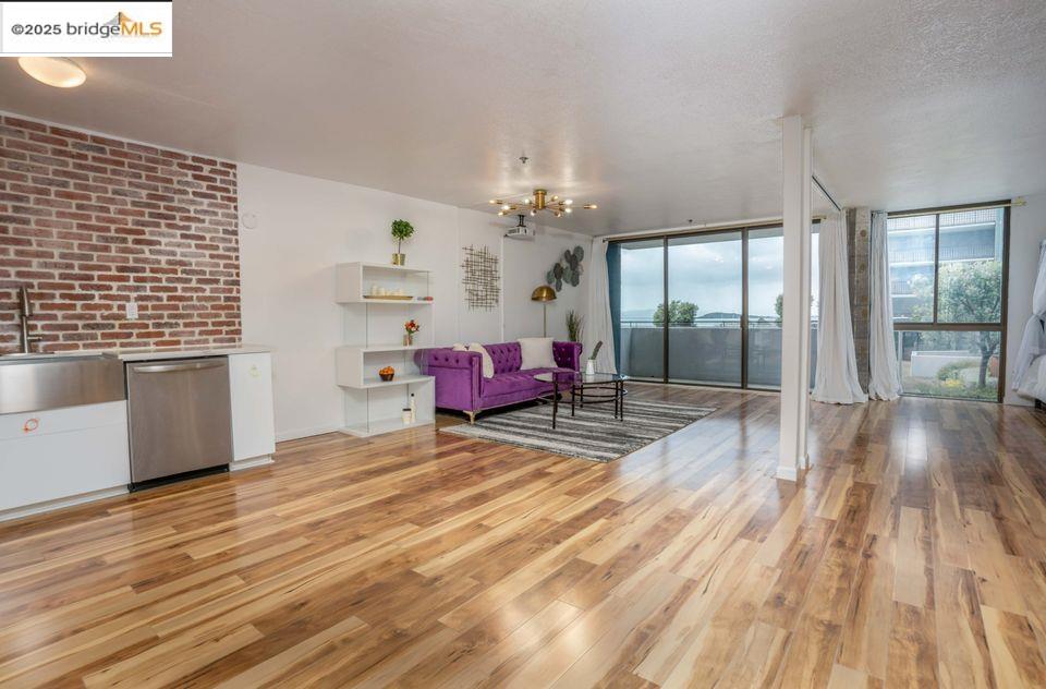 Detail Gallery Image 6 of 34 For 555 Pierce St #226,  Albany,  CA 94706 - 1 Beds | 1 Baths