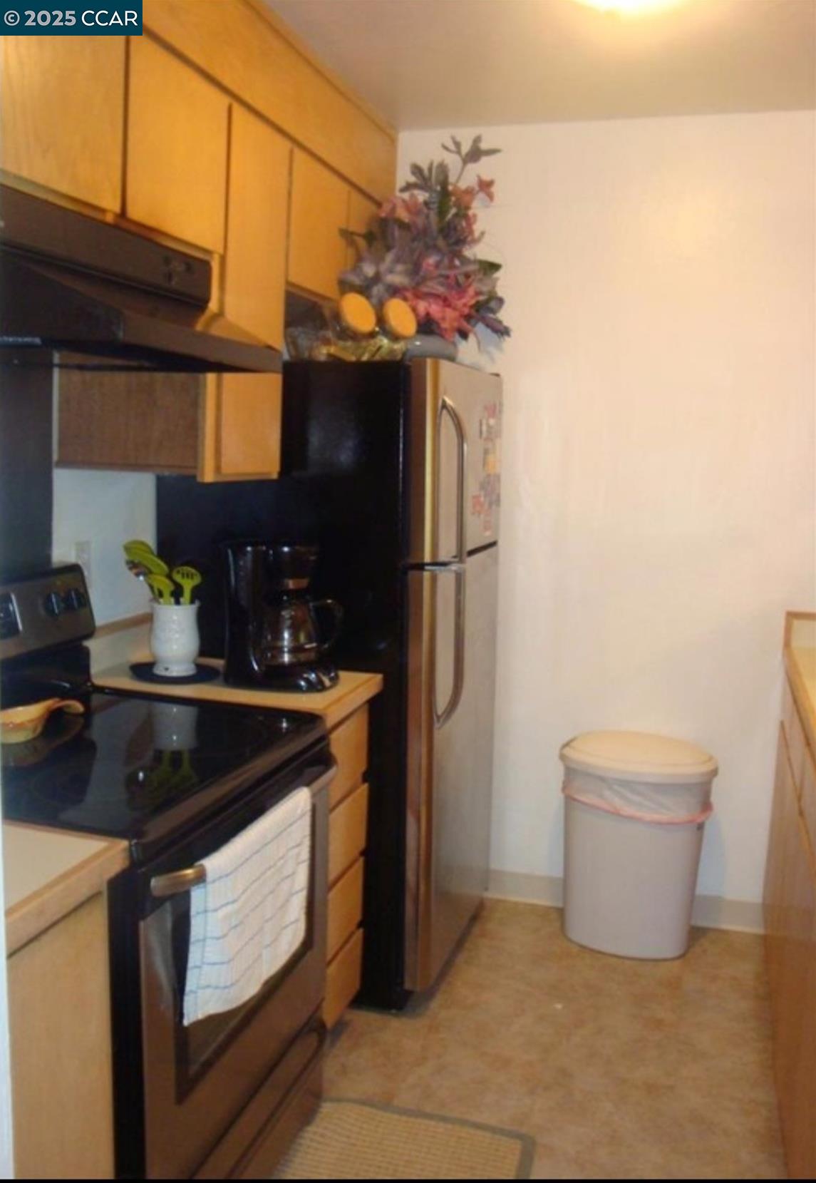 Detail Gallery Image 2 of 2 For 2450 Walters Way #27,  Concord,  CA 94520 - 2 Beds | 1 Baths