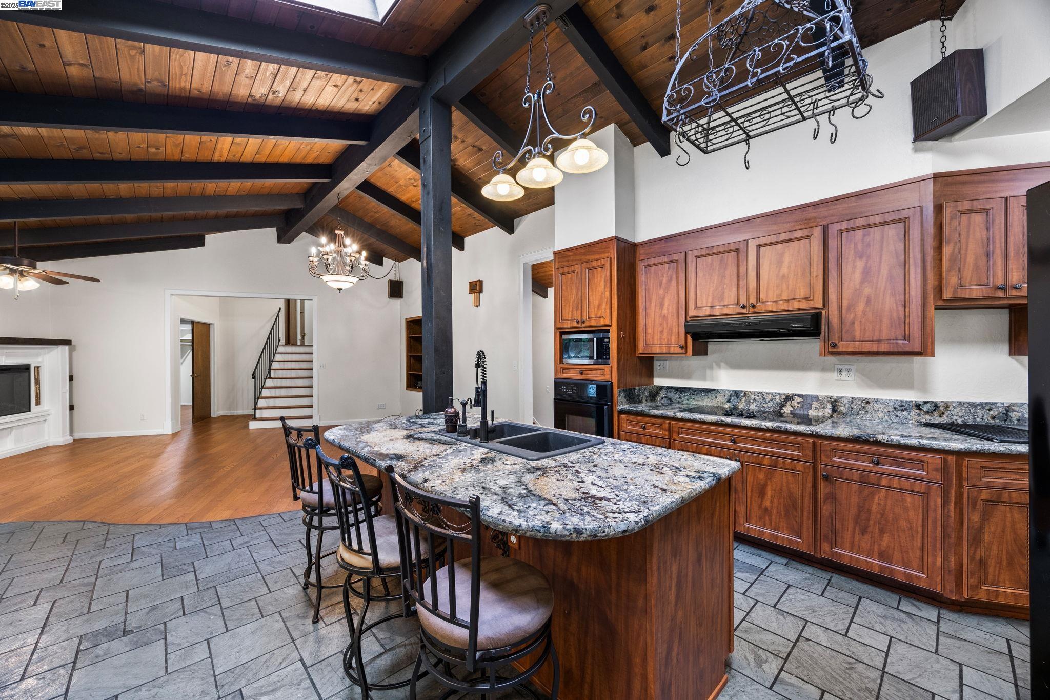 Detail Gallery Image 15 of 54 For 699 Fiesta Place, Hayward,  CA 94544 - 4 Beds | 2/1 Baths