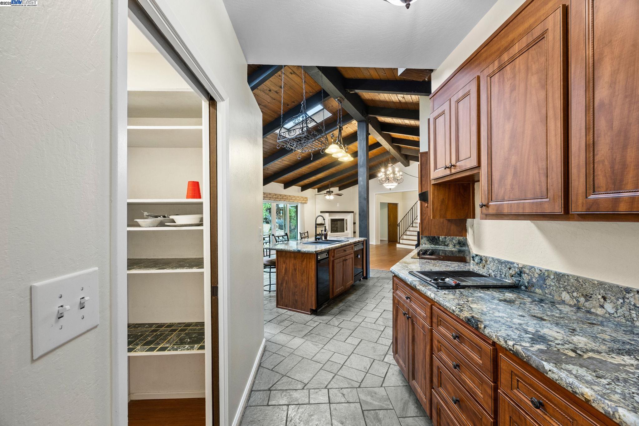 Detail Gallery Image 16 of 54 For 699 Fiesta Place, Hayward,  CA 94544 - 4 Beds | 2/1 Baths