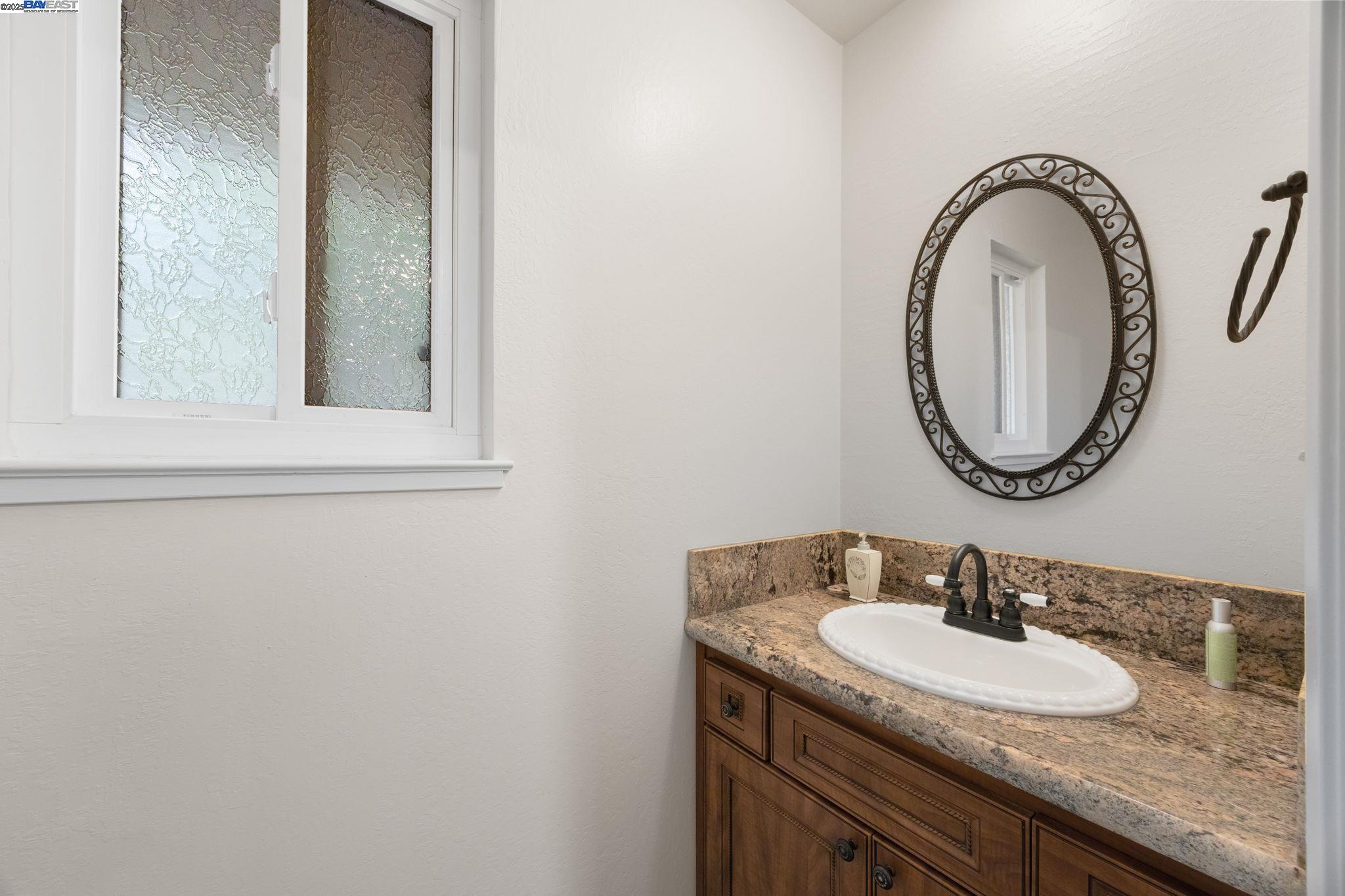 Detail Gallery Image 24 of 54 For 699 Fiesta Place, Hayward,  CA 94544 - 4 Beds | 2/1 Baths