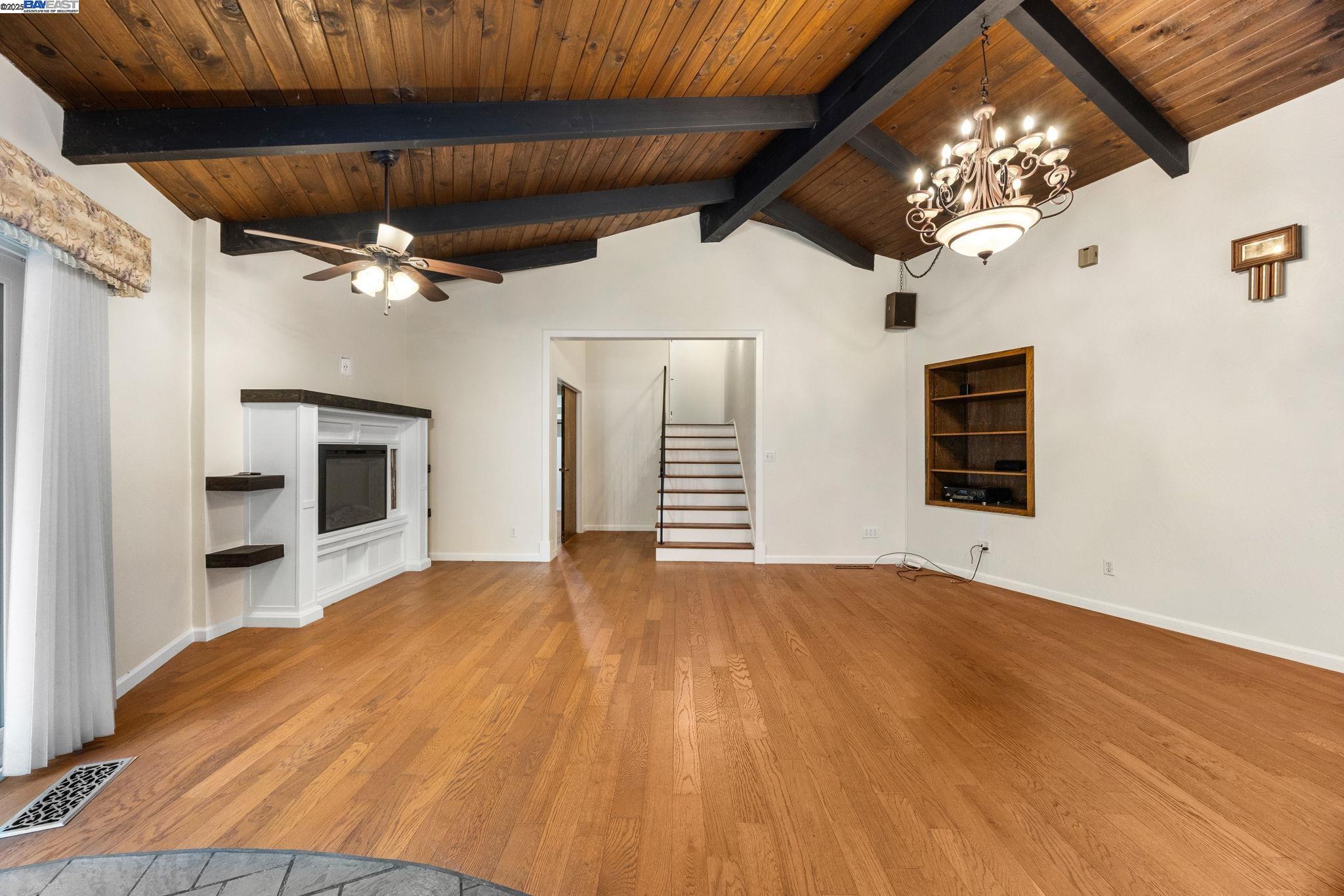 Detail Gallery Image 9 of 54 For 699 Fiesta Place, Hayward,  CA 94544 - 4 Beds | 2/1 Baths