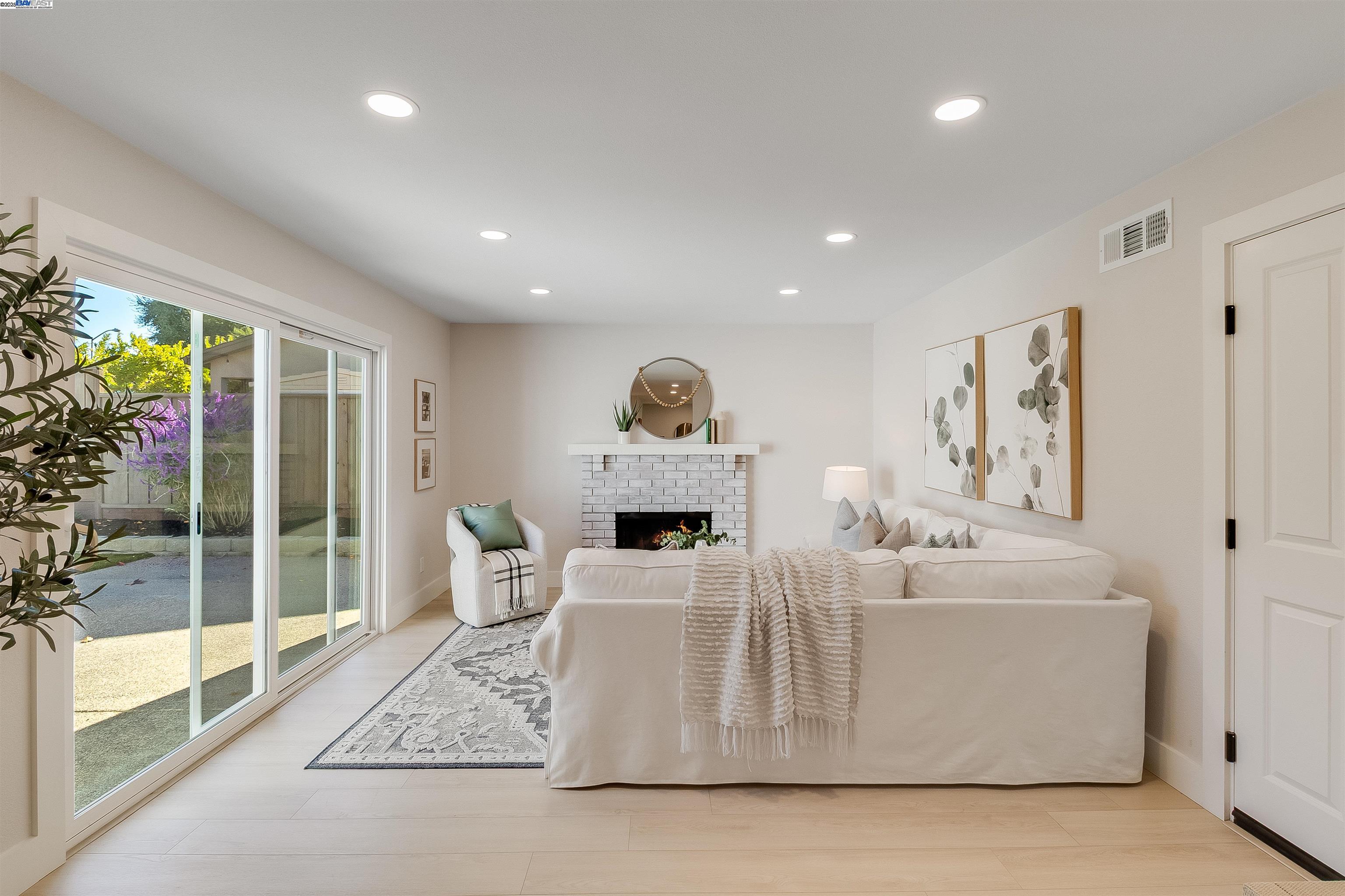 Detail Gallery Image 16 of 38 For 5436 Charlotte Way, Livermore,  CA 94550 - 4 Beds | 2 Baths