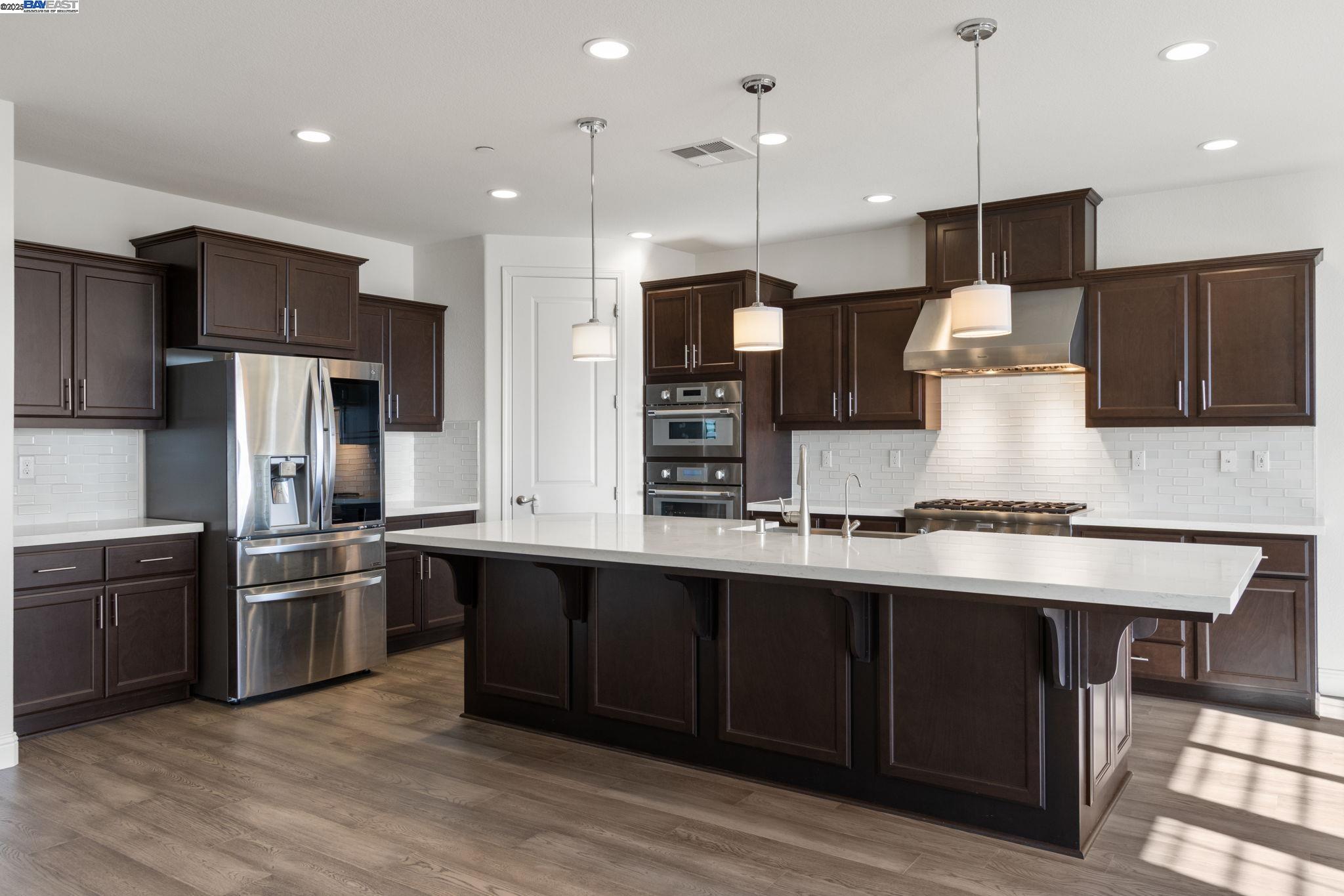 Detail Gallery Image 11 of 43 For 28719 Vista Grande Dr, Hayward,  CA 94544 - 5 Beds | 3 Baths