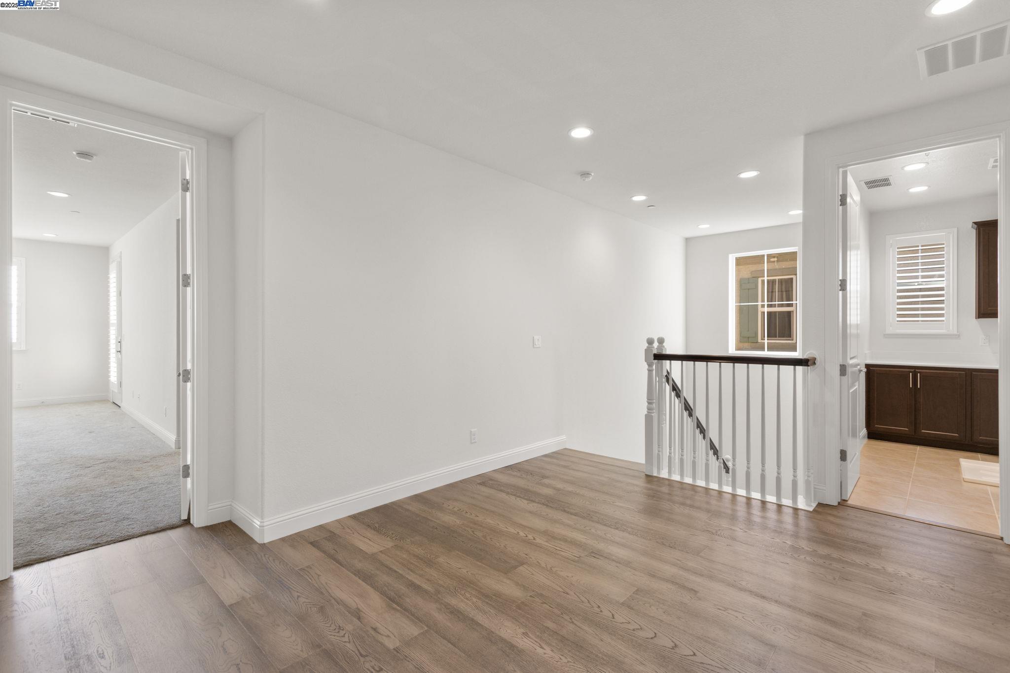 Detail Gallery Image 16 of 43 For 28719 Vista Grande Dr, Hayward,  CA 94544 - 5 Beds | 3 Baths