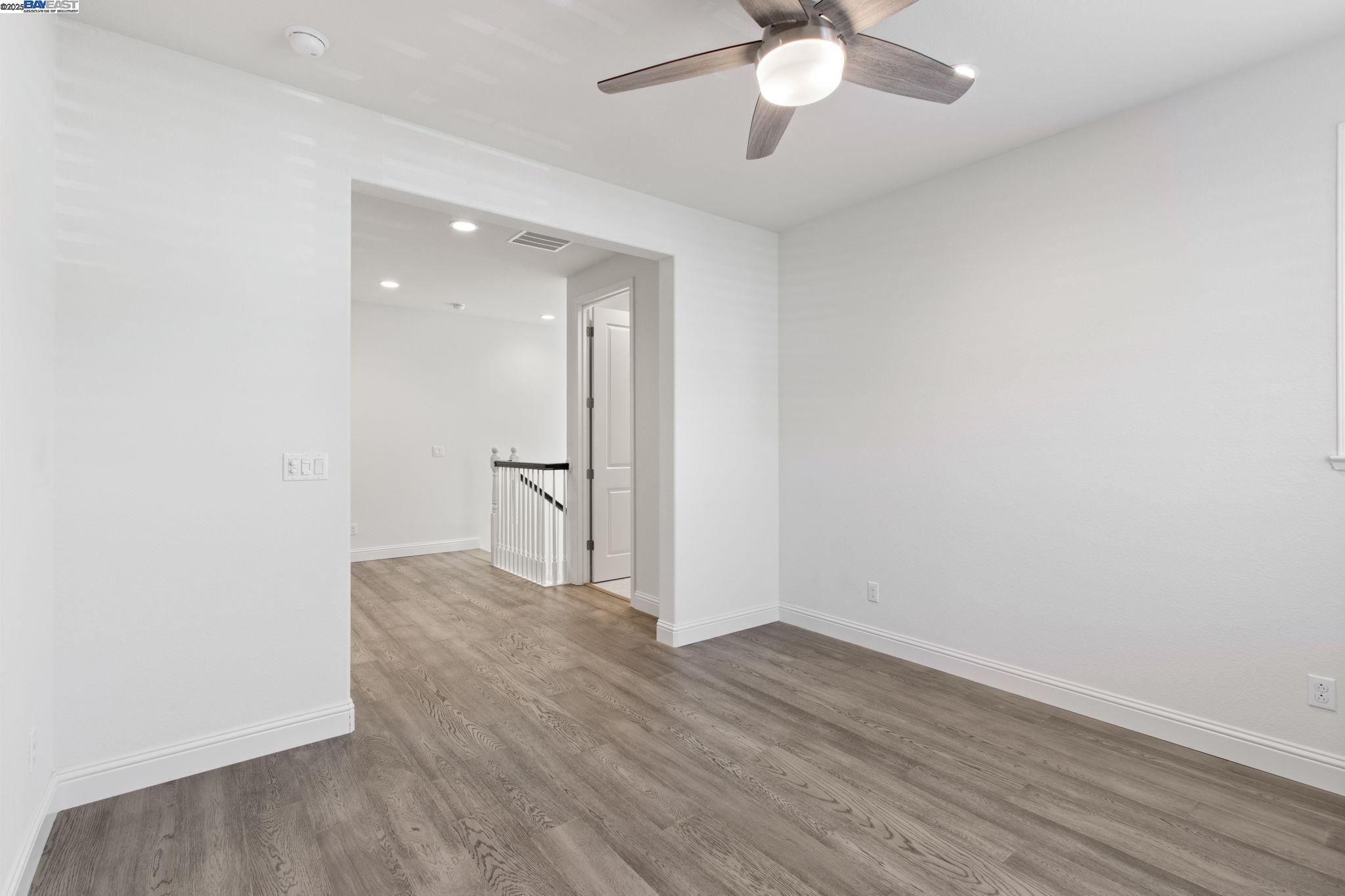 Detail Gallery Image 18 of 43 For 28719 Vista Grande Dr, Hayward,  CA 94544 - 5 Beds | 3 Baths