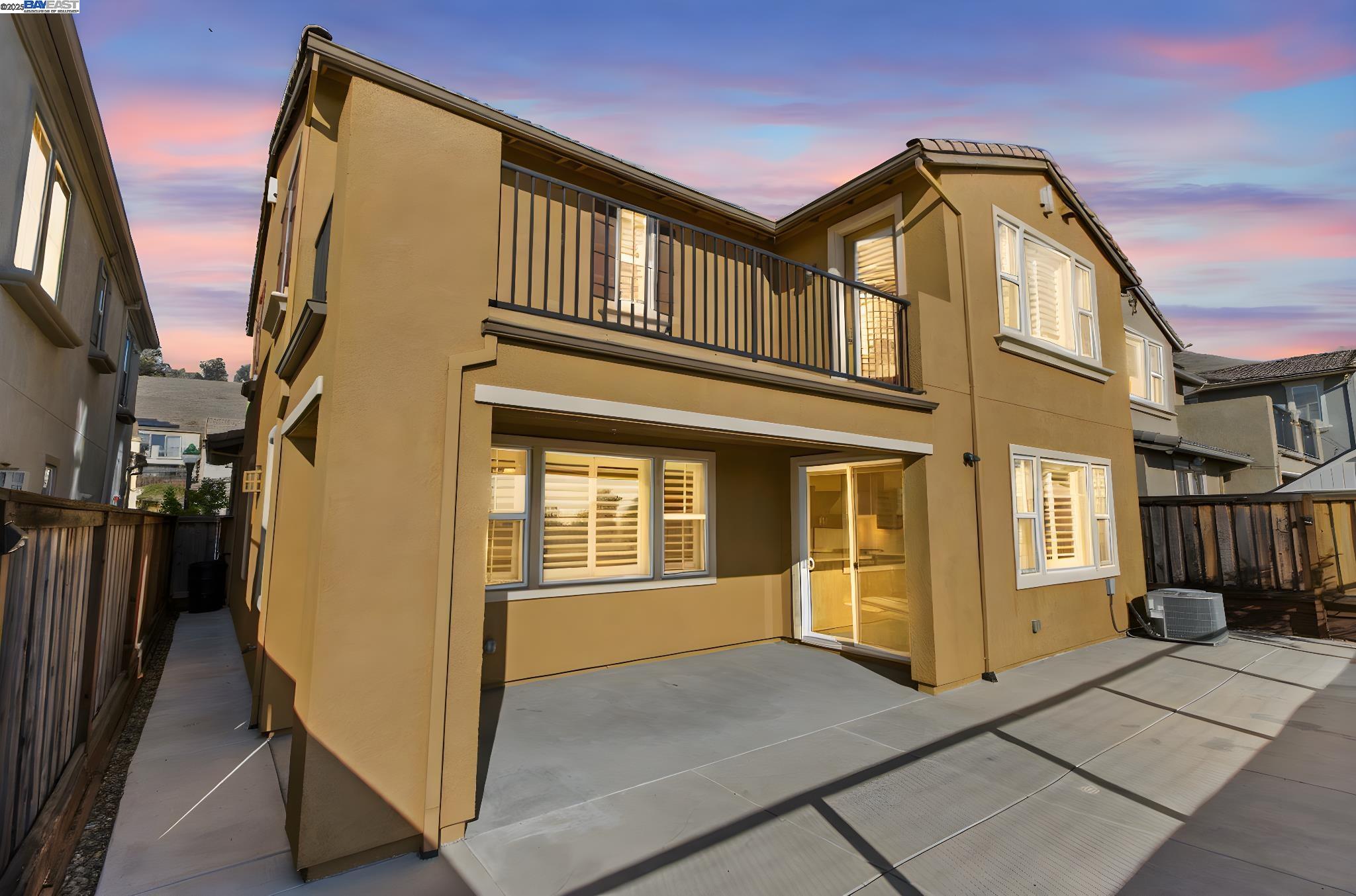 Detail Gallery Image 3 of 43 For 28719 Vista Grande Dr, Hayward,  CA 94544 - 5 Beds | 3 Baths