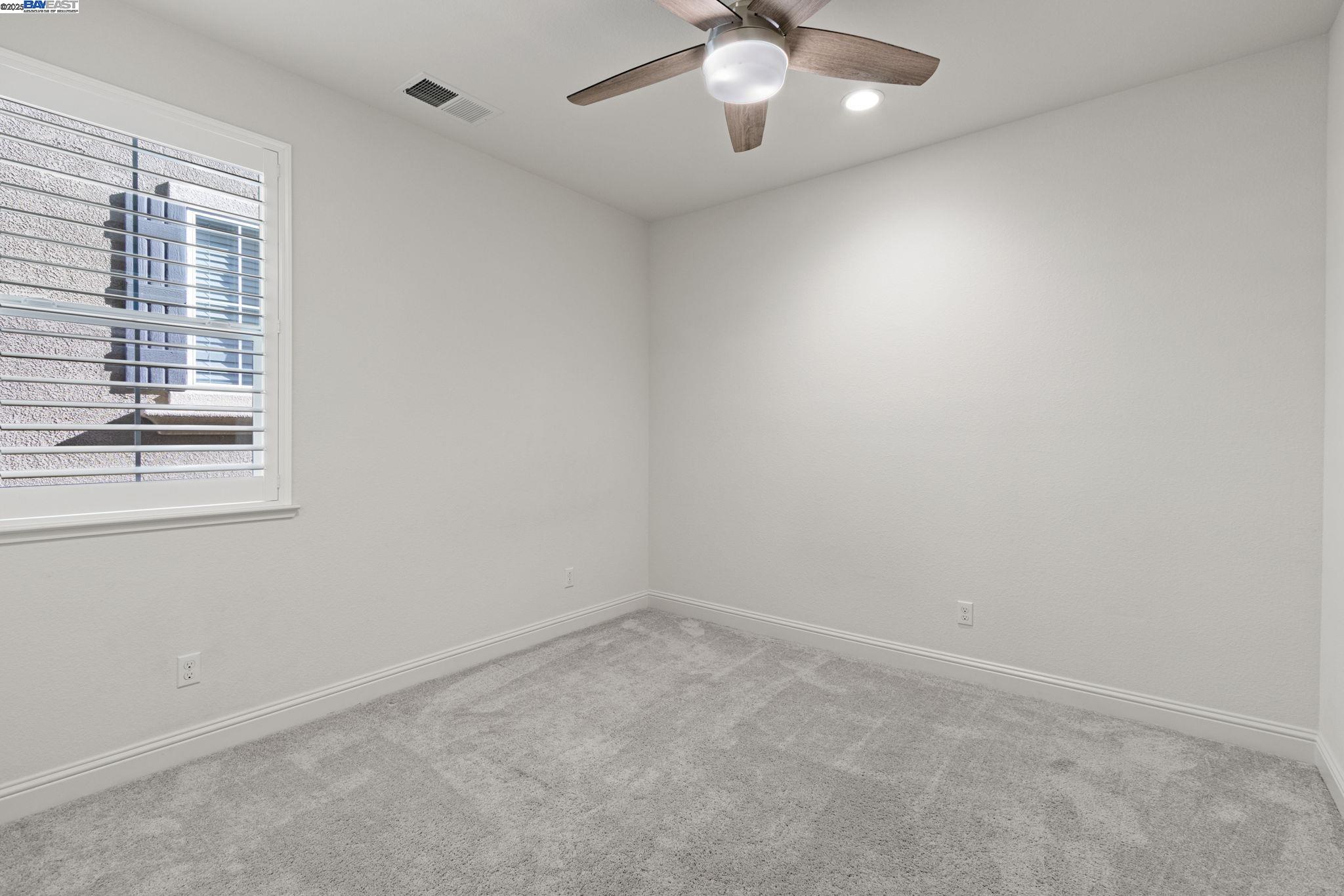 Detail Gallery Image 27 of 43 For 28719 Vista Grande Dr, Hayward,  CA 94544 - 5 Beds | 3 Baths