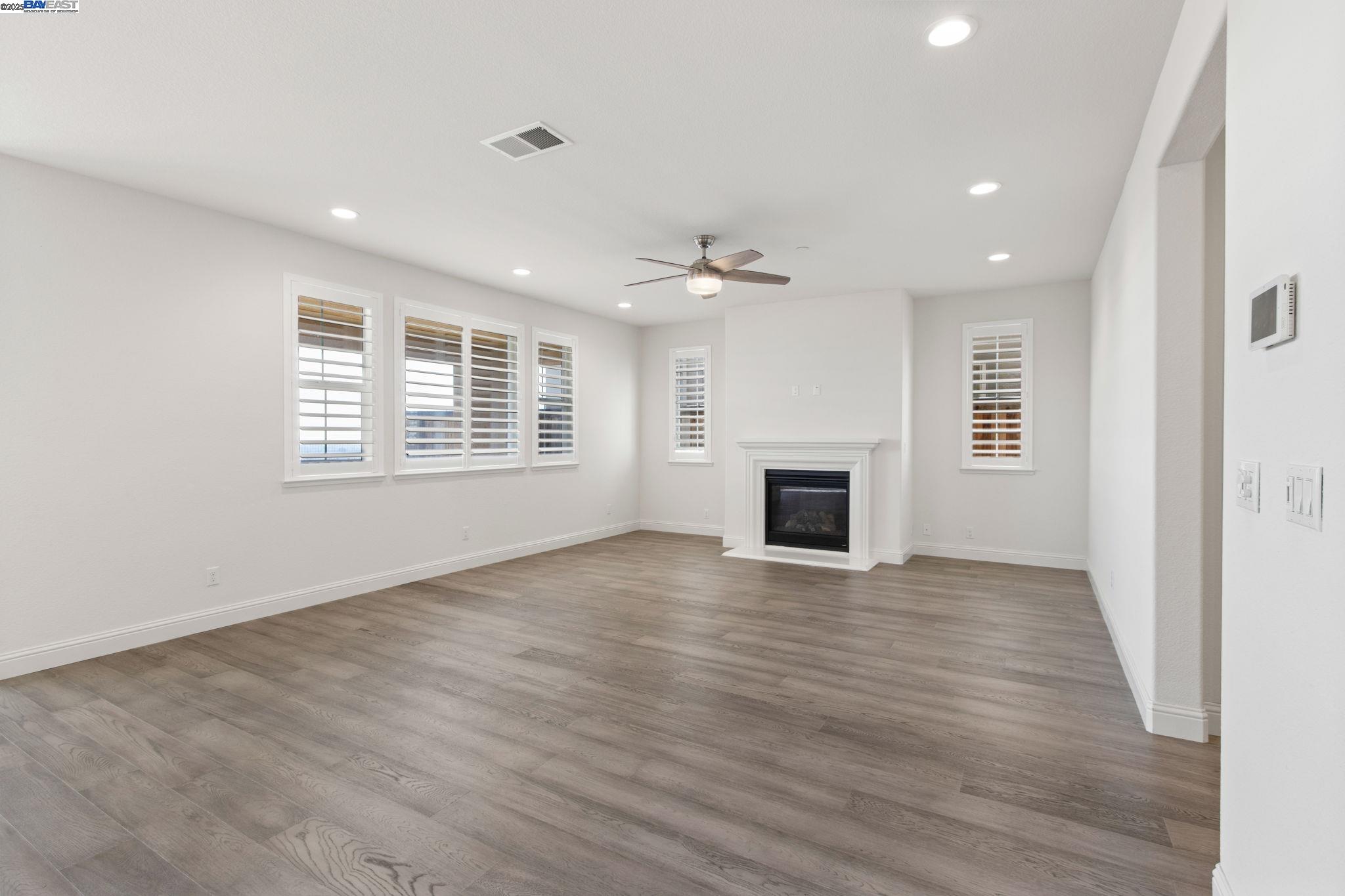 Detail Gallery Image 9 of 43 For 28719 Vista Grande Dr, Hayward,  CA 94544 - 5 Beds | 3 Baths