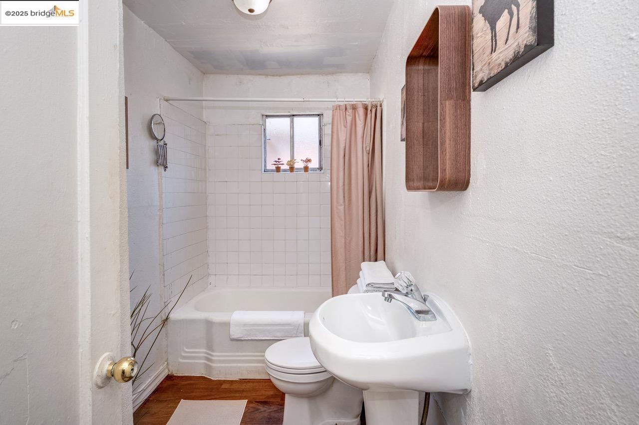 Detail Gallery Image 14 of 20 For 701 Alamo Ave, Richmond,  CA 94801 - – Beds | – Baths