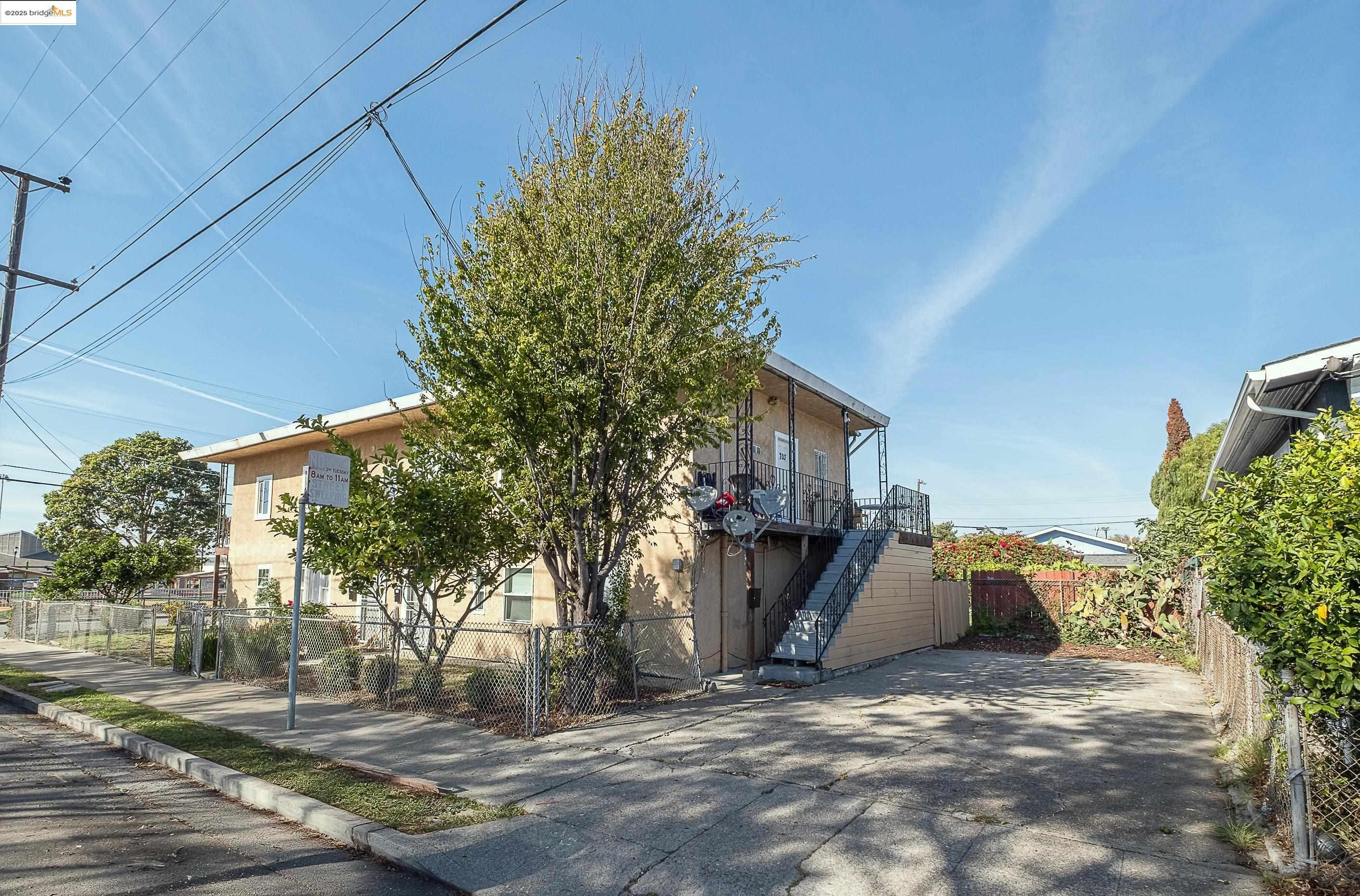 Detail Gallery Image 3 of 20 For 701 Alamo Ave, Richmond,  CA 94801 - – Beds | – Baths