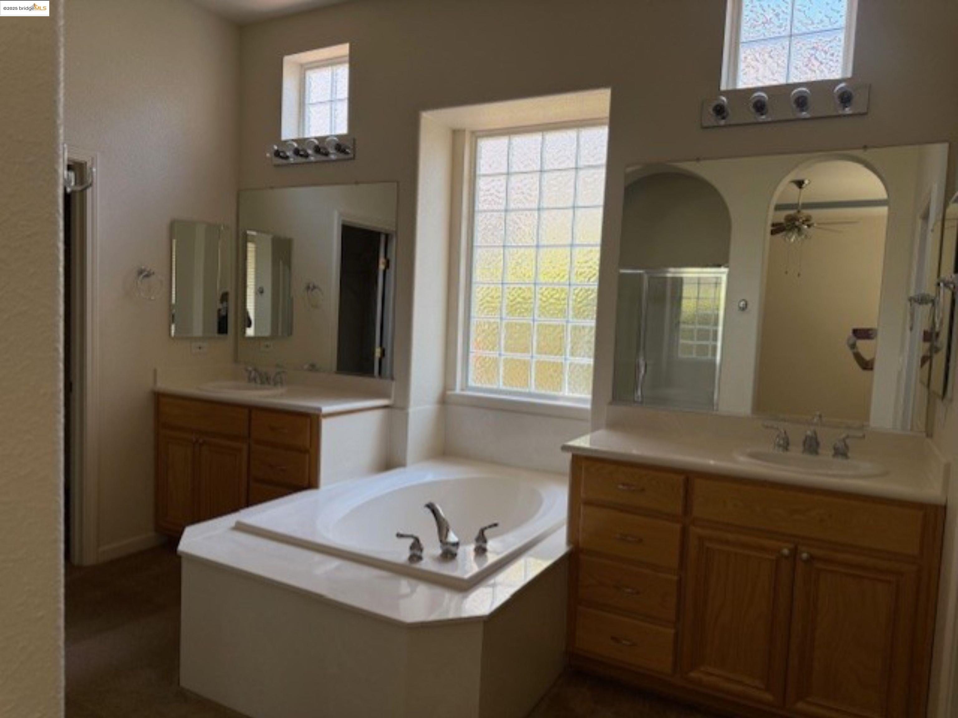 Detail Gallery Image 3 of 13 For 603 Twin Lakes Ln, Rio Vista,  CA 94571 - 3 Beds | 2/1 Baths