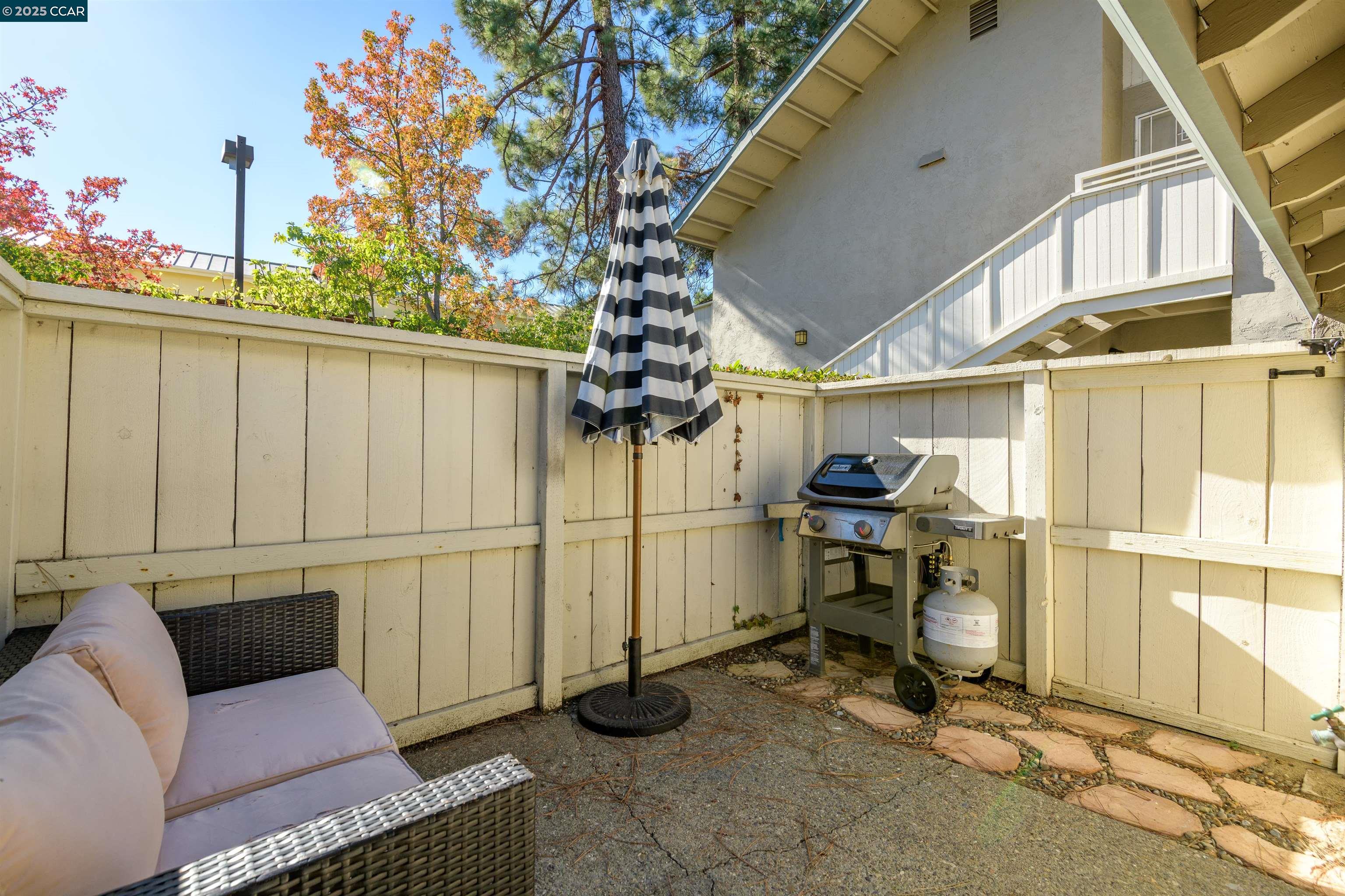 Detail Gallery Image 21 of 26 For 2420 Pleasant Hill Rd #4,  Pleasant Hill,  CA 94523 - 3 Beds | 1/1 Baths