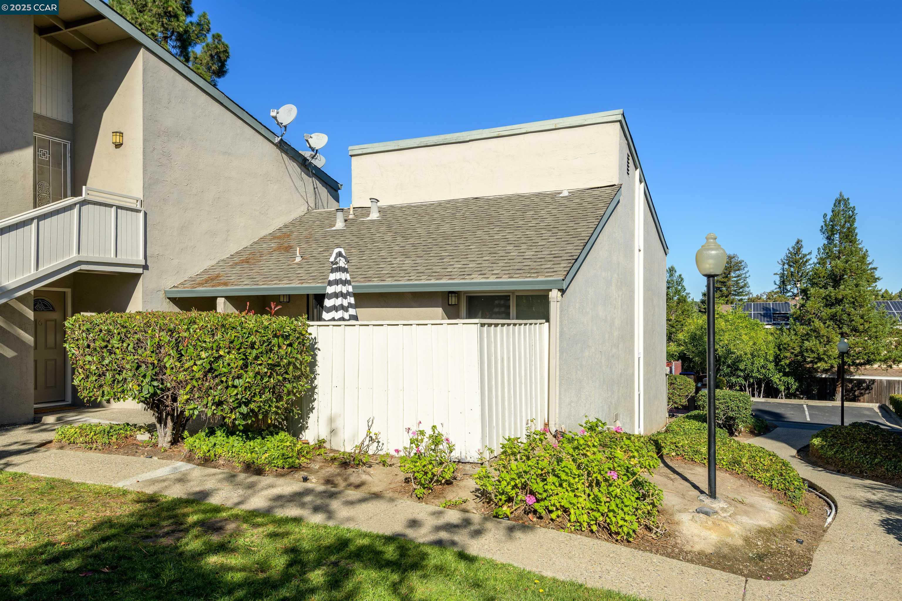 Detail Gallery Image 23 of 26 For 2420 Pleasant Hill Rd #4,  Pleasant Hill,  CA 94523 - 3 Beds | 1/1 Baths