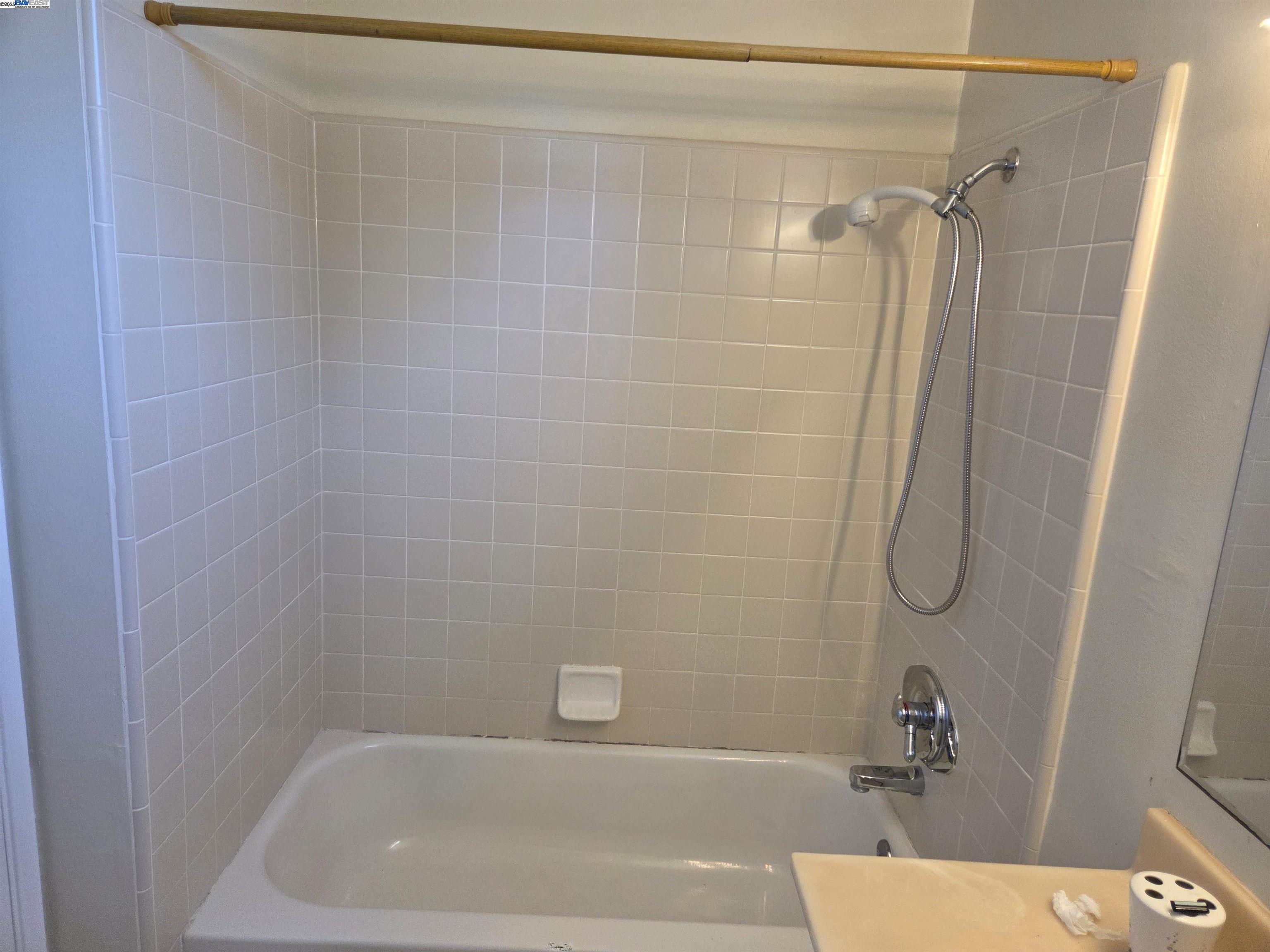 Detail Gallery Image 15 of 27 For 6198 Hancock Ave, San Jose,  CA 95123 - 4 Beds | 2 Baths