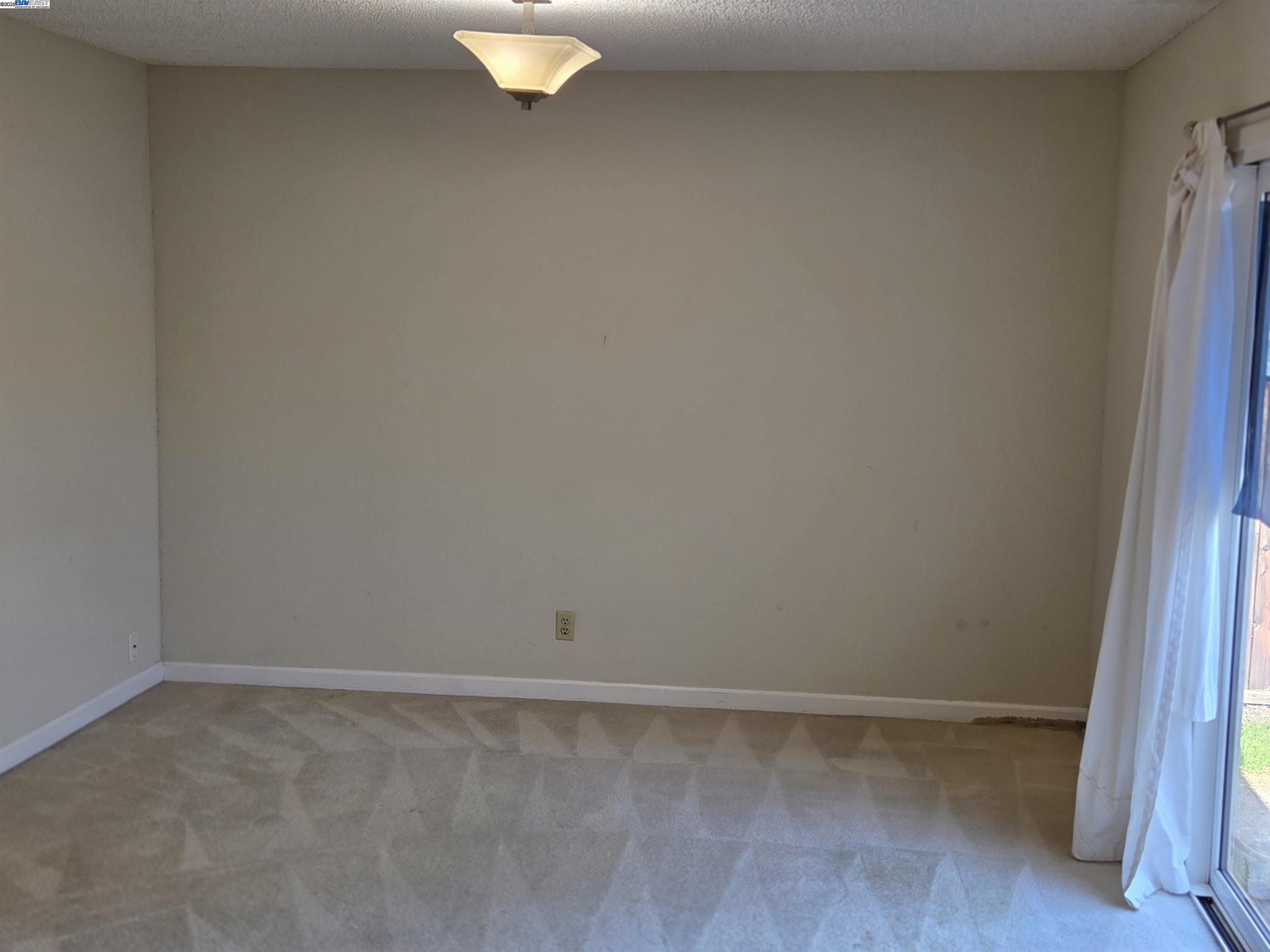 Detail Gallery Image 6 of 27 For 6198 Hancock Ave, San Jose,  CA 95123 - 4 Beds | 2 Baths