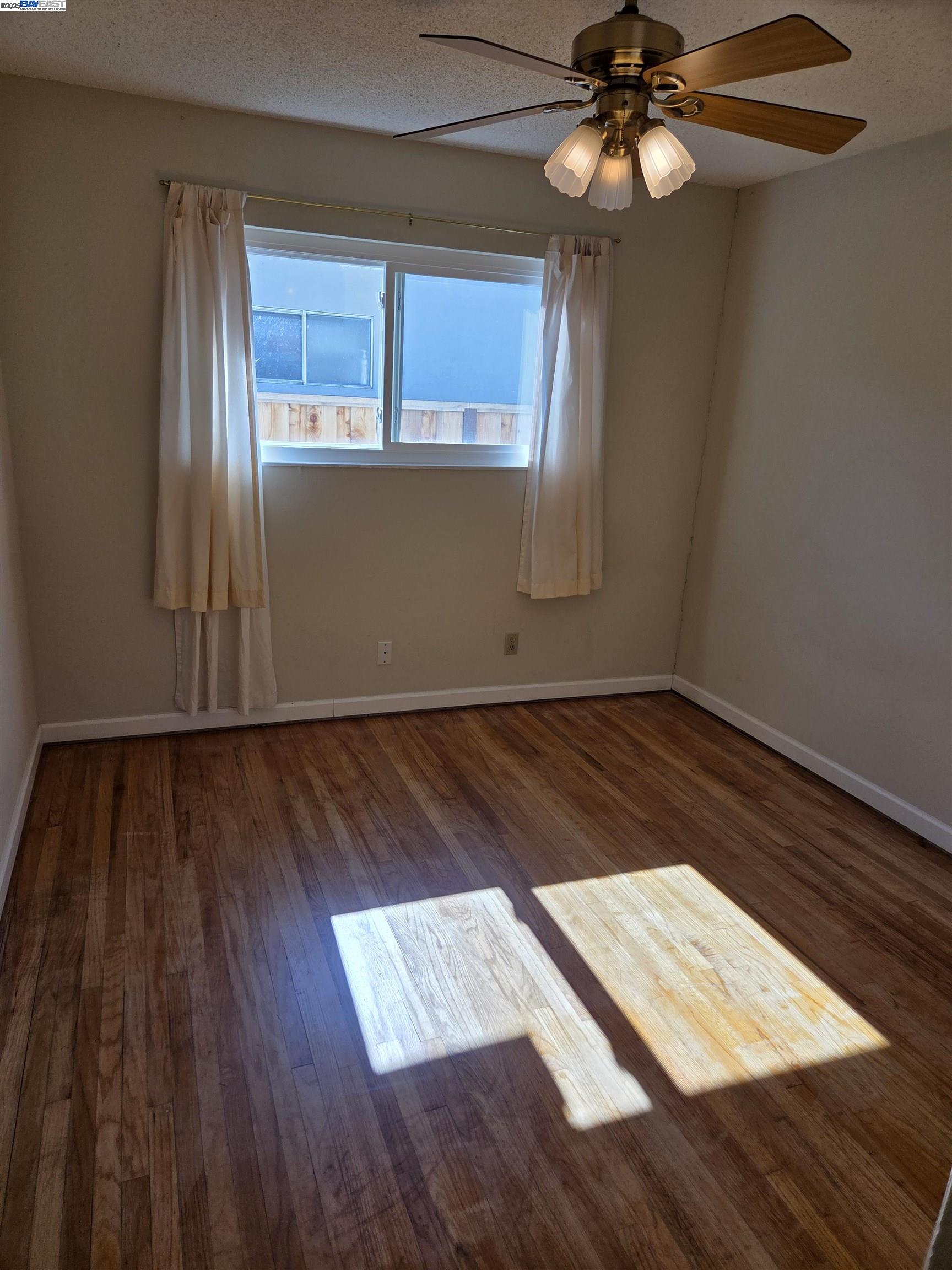 Detail Gallery Image 8 of 27 For 6198 Hancock Ave, San Jose,  CA 95123 - 4 Beds | 2 Baths