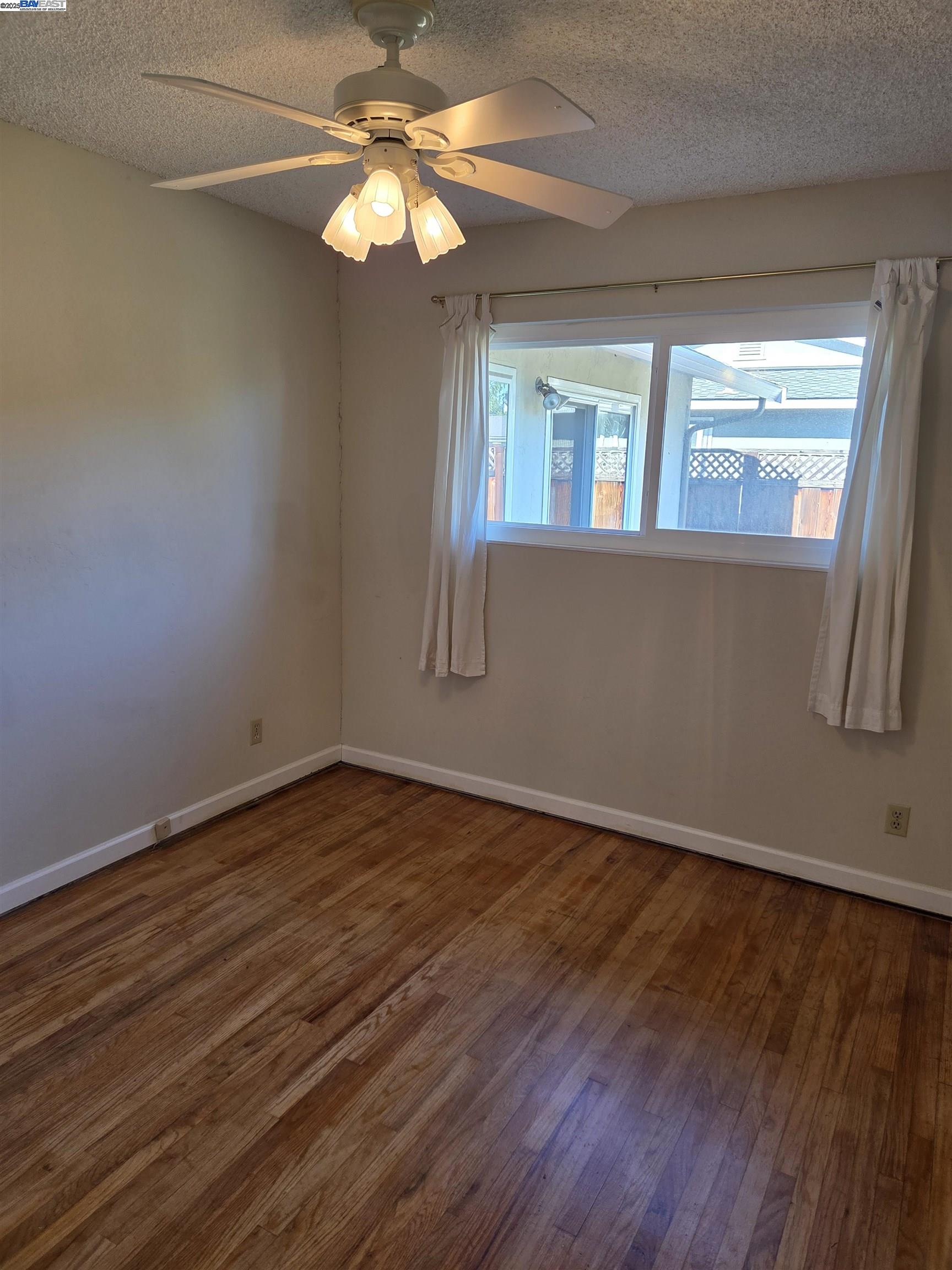 Detail Gallery Image 10 of 27 For 6198 Hancock Ave, San Jose,  CA 95123 - 4 Beds | 2 Baths