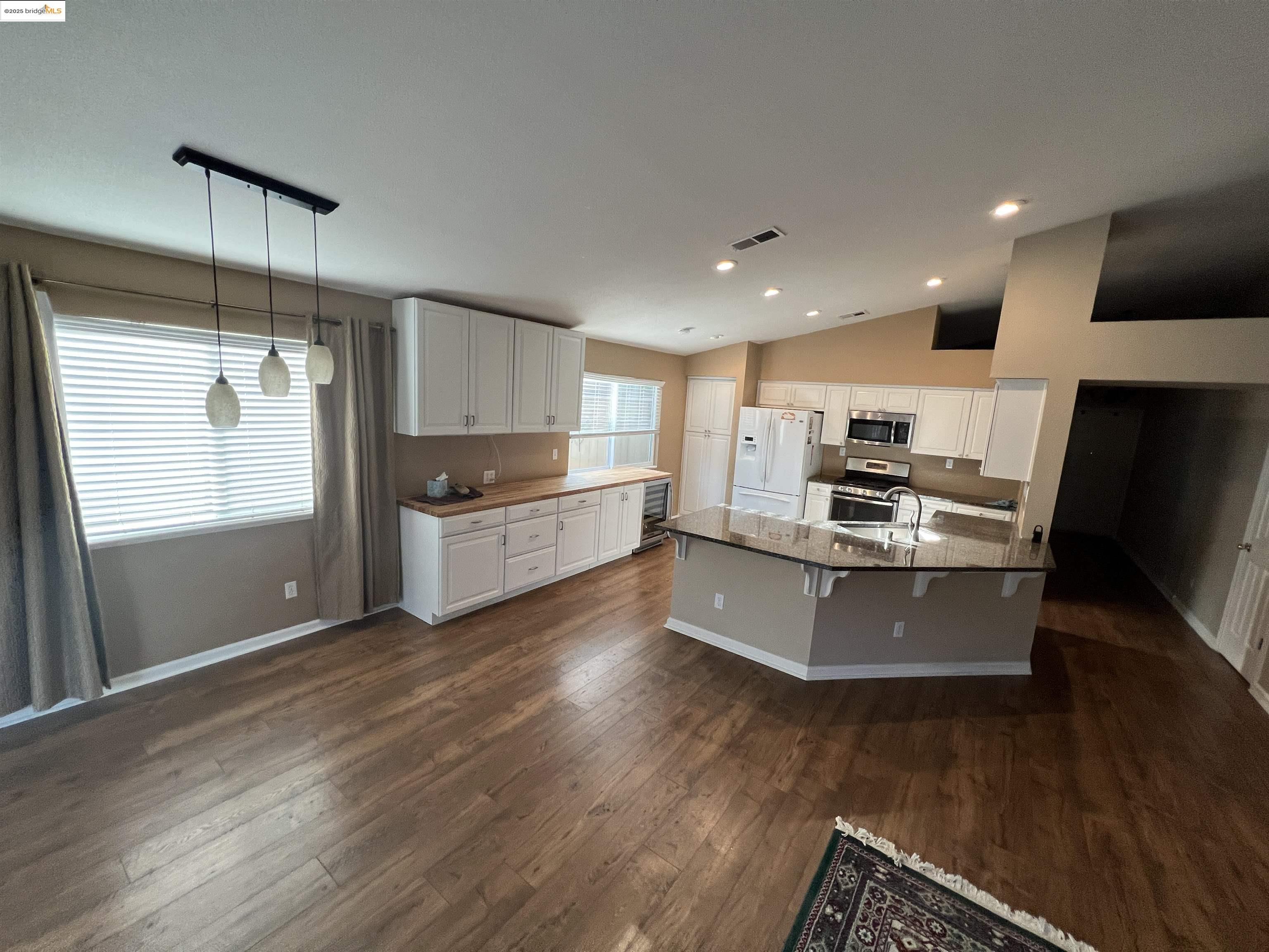 Detail Gallery Image 2 of 9 For 1511 Coventry Dr, Oakley,  CA 94561 - 4 Beds | 2 Baths