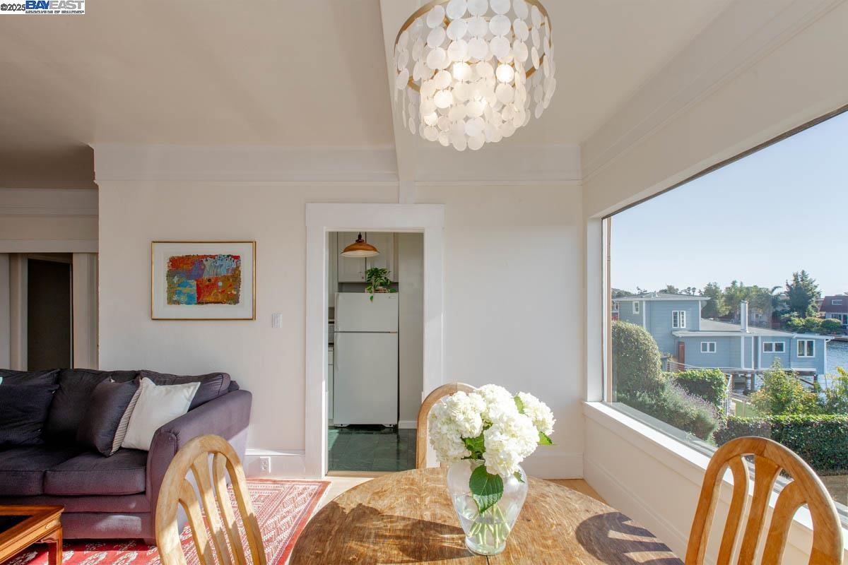 Detail Gallery Image 15 of 59 For 2000 Clinton Ave, Alameda,  CA 94501 - 4 Beds | 5 Baths