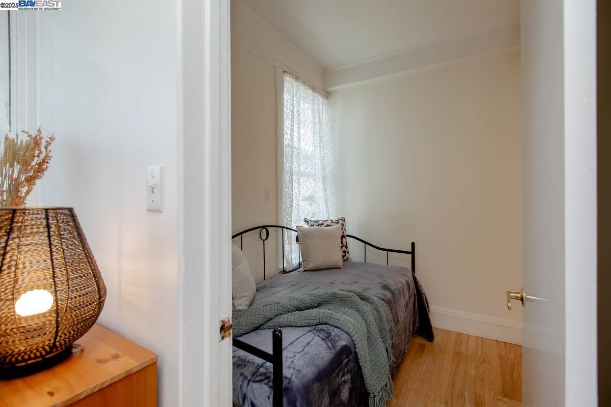 Detail Gallery Image 24 of 59 For 2000 Clinton Ave, Alameda,  CA 94501 - 4 Beds | 5 Baths