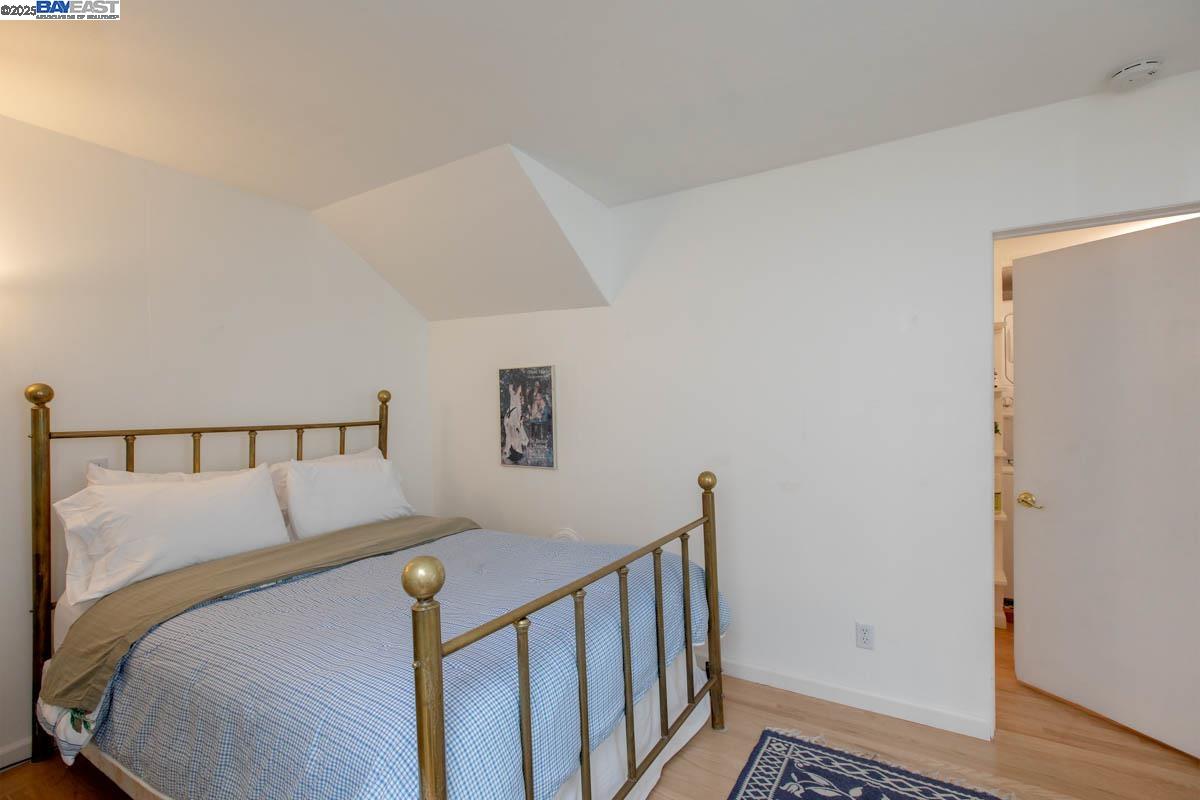 Detail Gallery Image 27 of 59 For 2000 Clinton Ave, Alameda,  CA 94501 - 4 Beds | 5 Baths