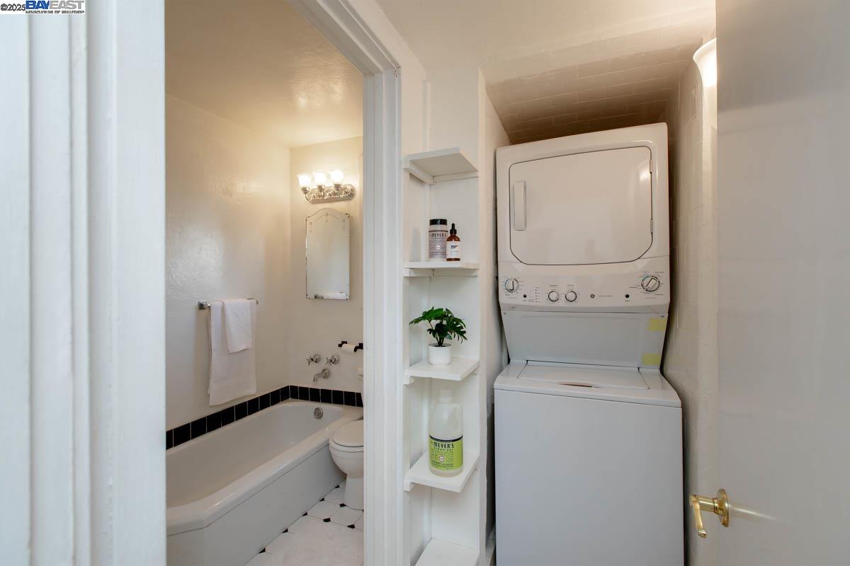 Detail Gallery Image 29 of 59 For 2000 Clinton Ave, Alameda,  CA 94501 - 4 Beds | 5 Baths