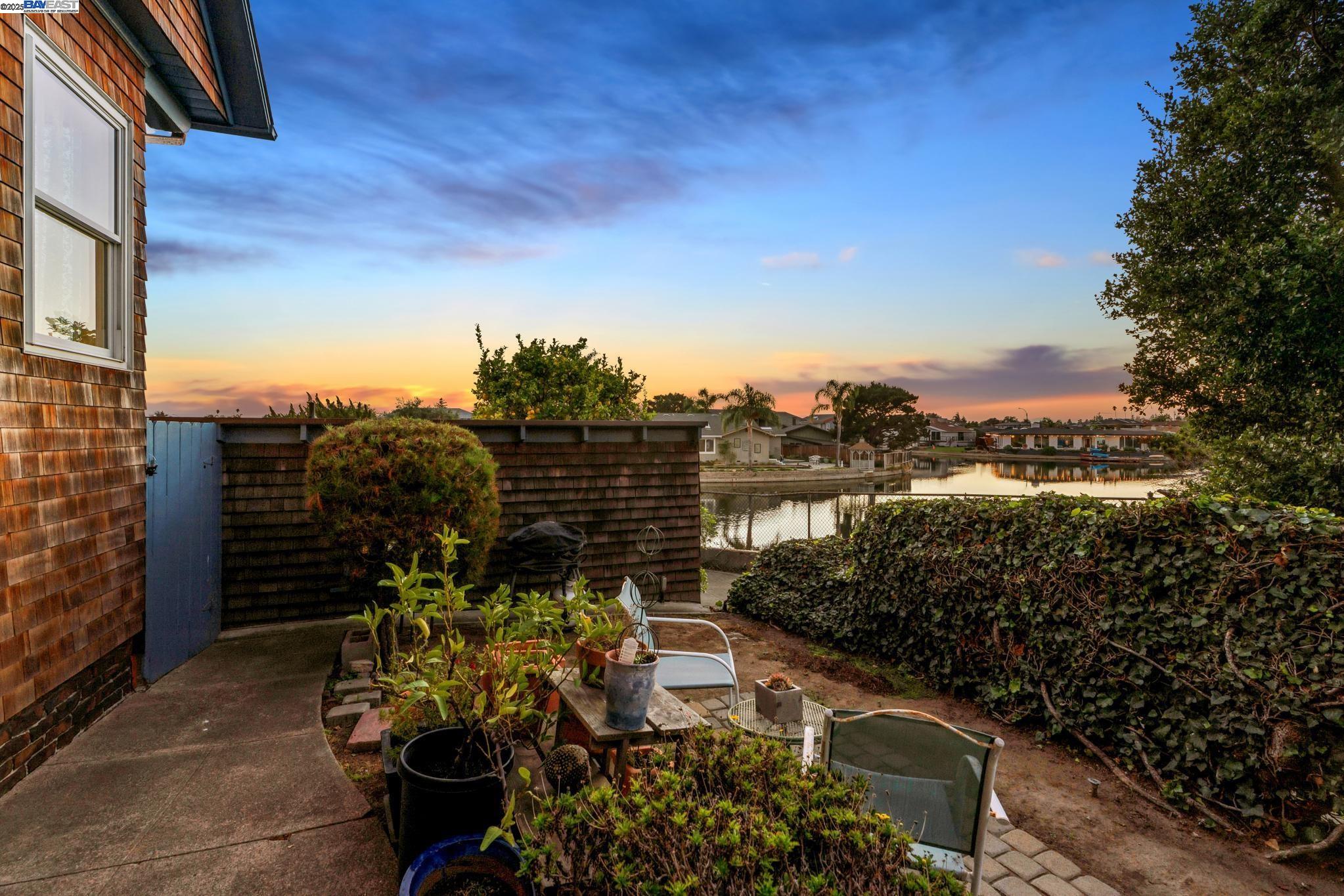 Detail Gallery Image 54 of 59 For 2000 Clinton Ave, Alameda,  CA 94501 - 4 Beds | 5 Baths