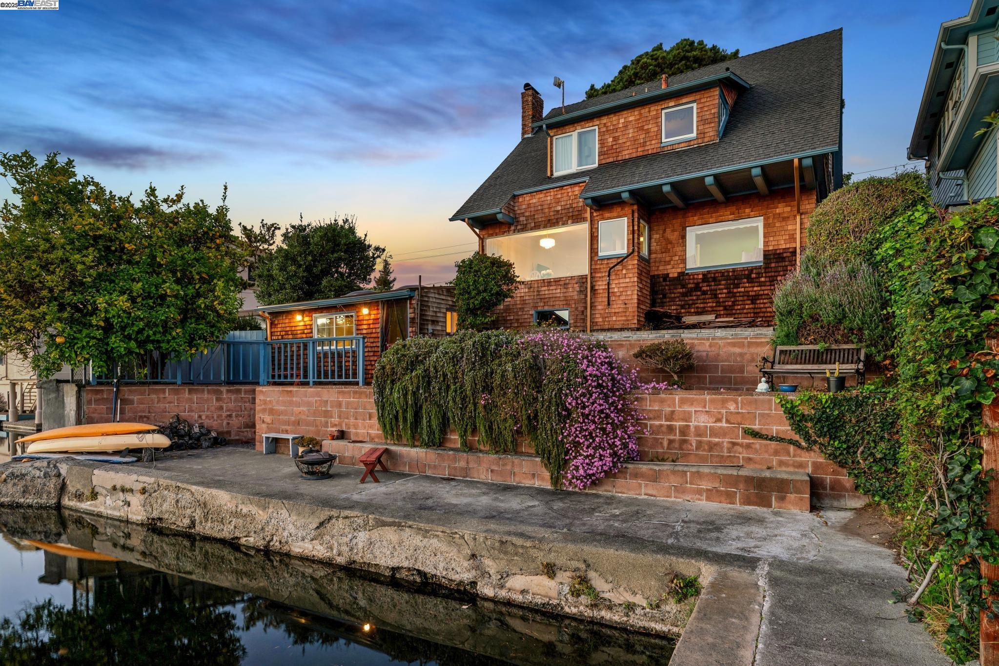 Detail Gallery Image 57 of 59 For 2000 Clinton Ave, Alameda,  CA 94501 - 4 Beds | 5 Baths