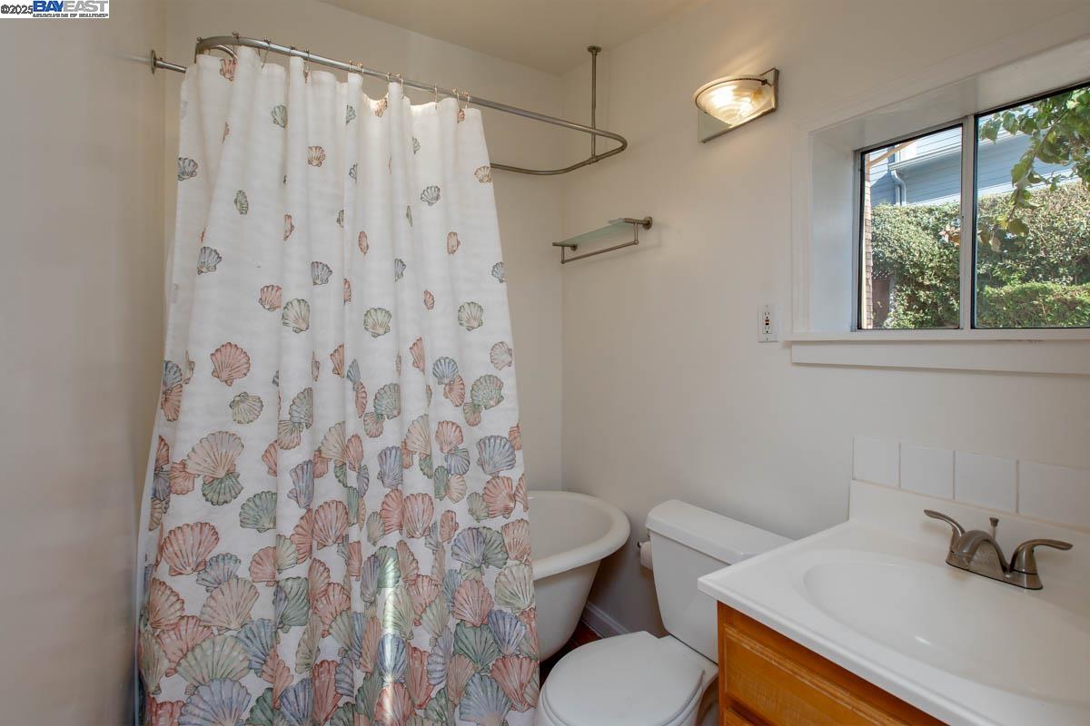 Detail Gallery Image 48 of 57 For 2000 Clinton Ave, Alameda,  CA 94501 - – Beds | – Baths