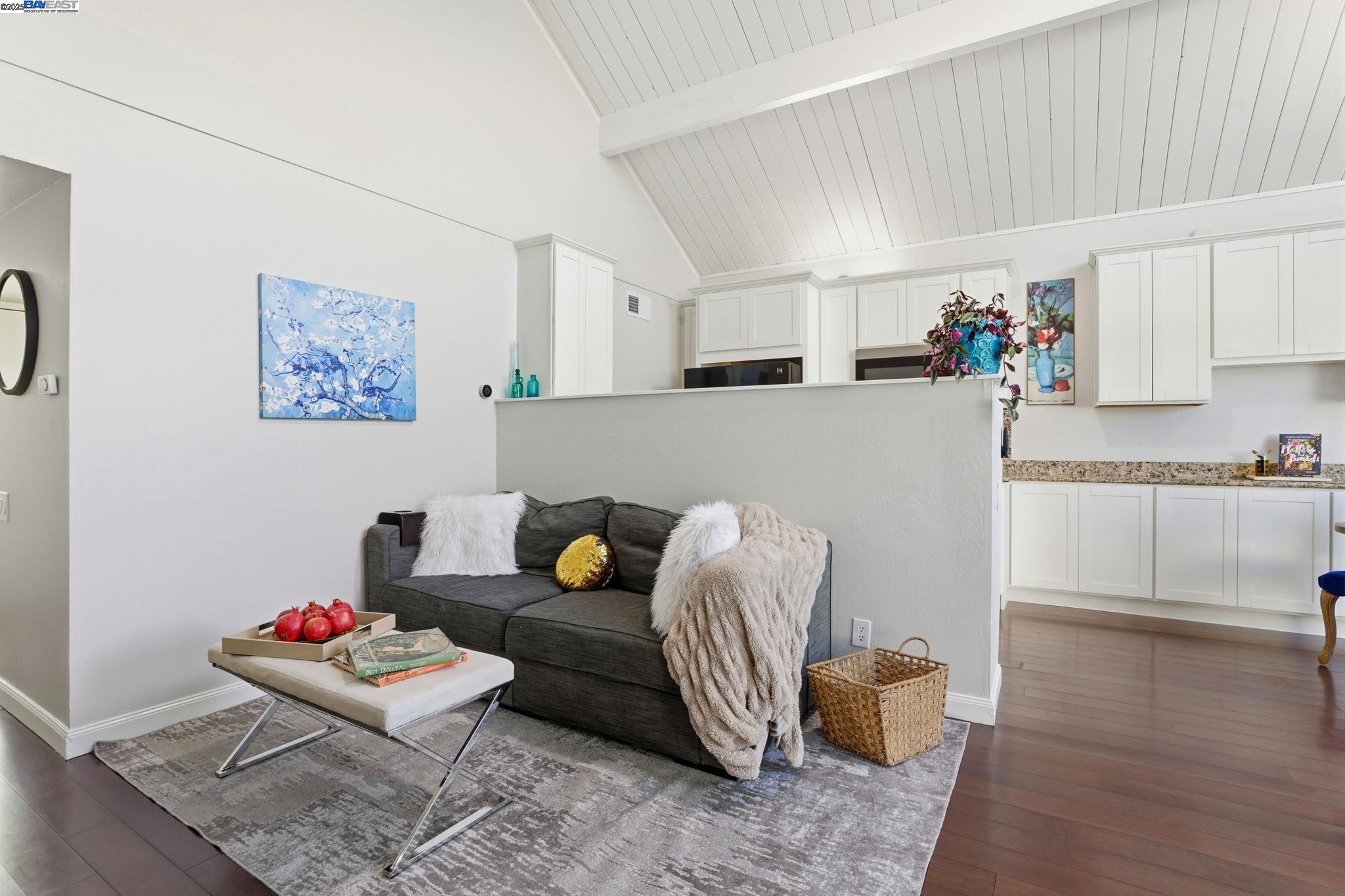 Detail Gallery Image 3 of 34 For 777 Partridge Cmn, Livermore,  CA 94551 - 2 Beds | 1/1 Baths