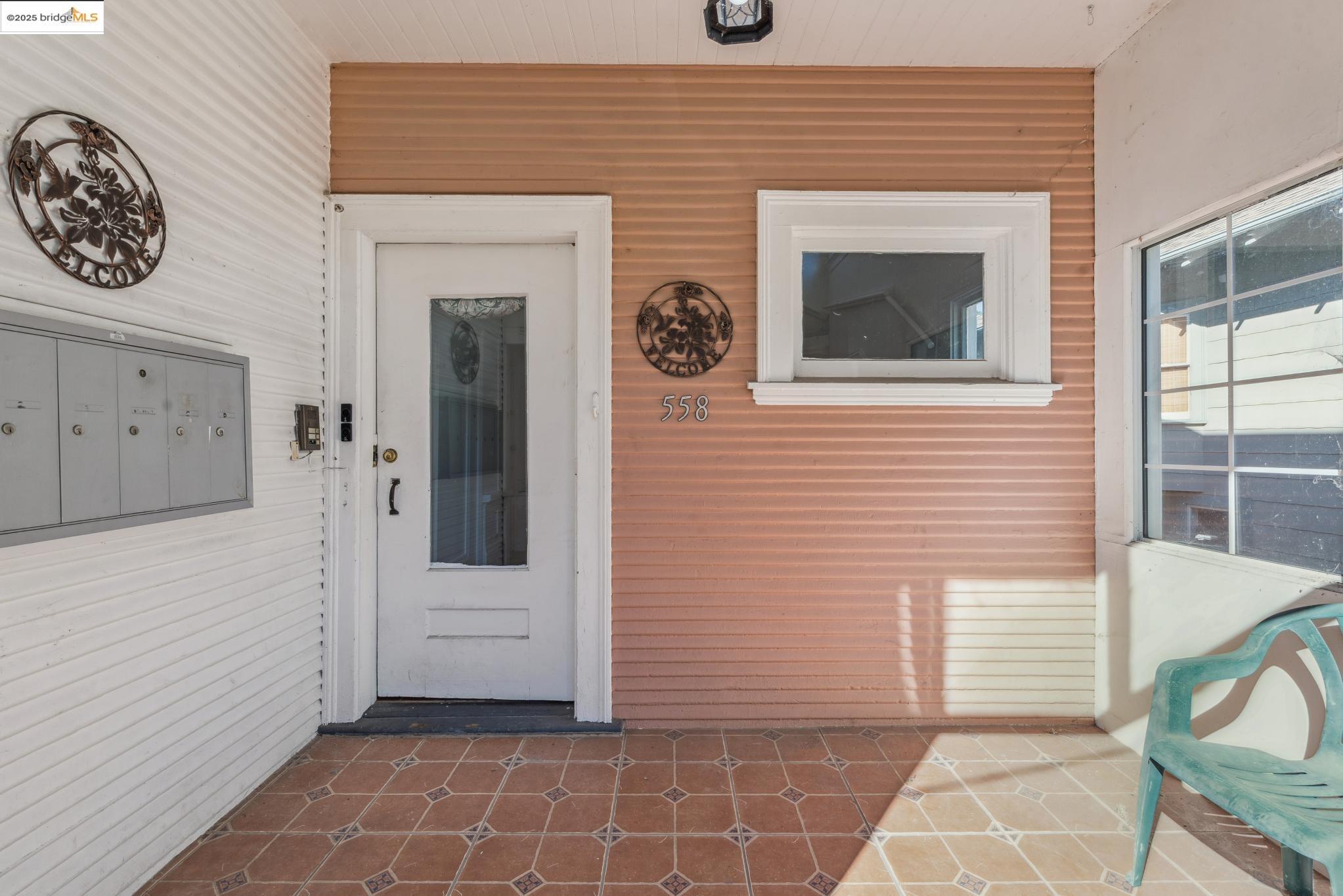 Detail Gallery Image 2 of 36 For 558 58th St, Oakland,  CA 94609 - – Beds | – Baths